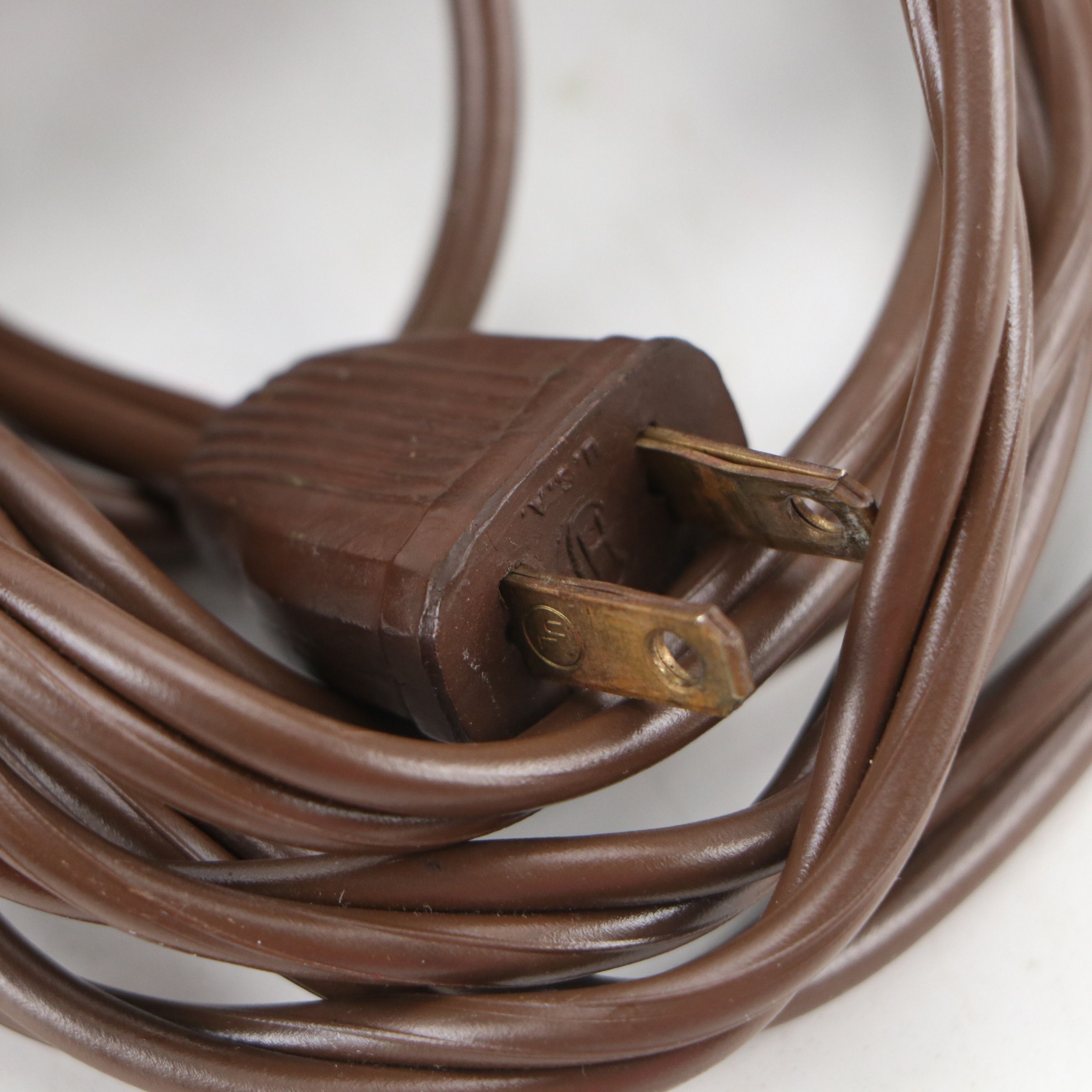 Gibraltar Betsy Ross Miniature Electric Sewing Machine with Embossed Gator Case