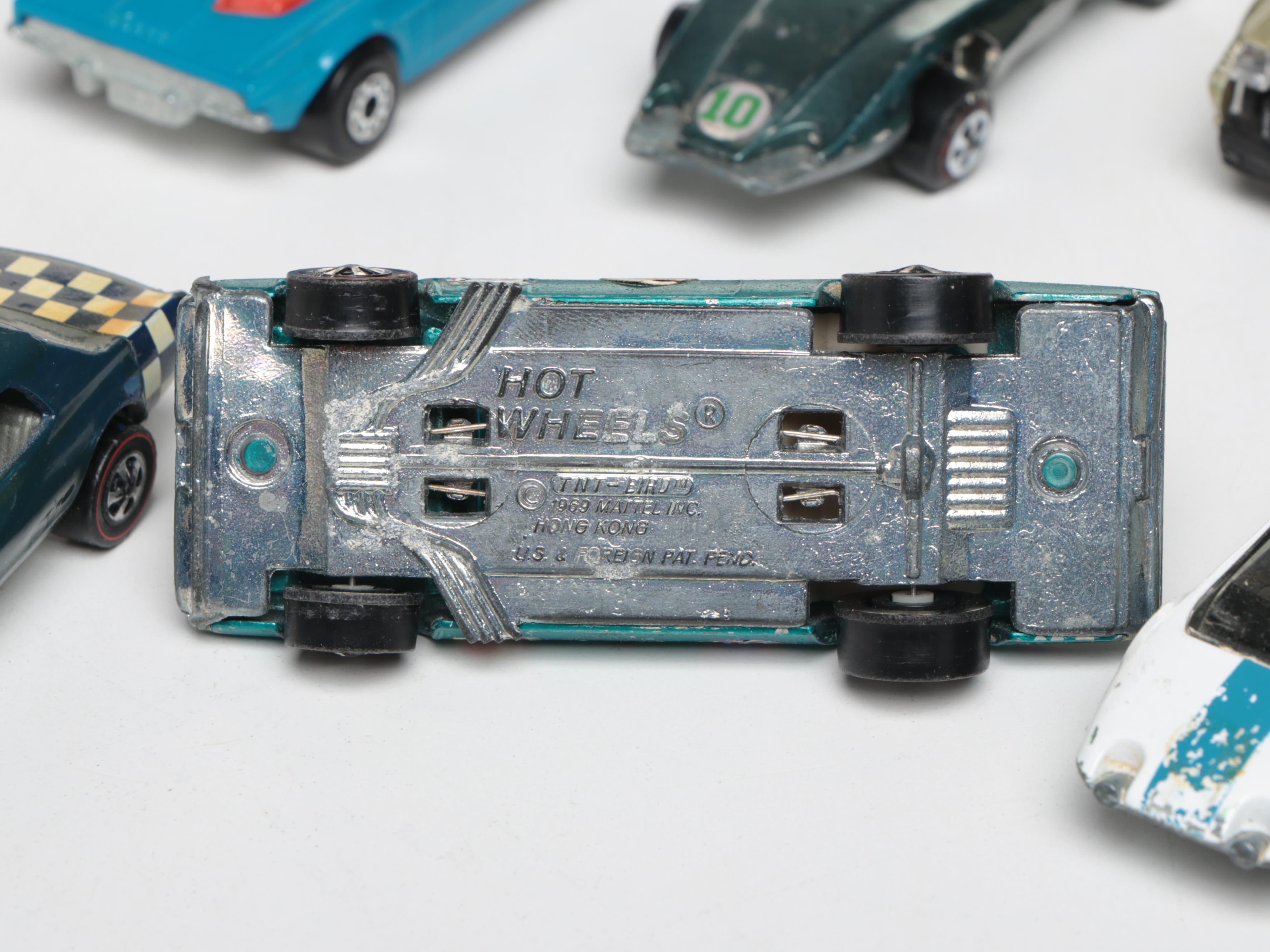 Hot Wheels "Corvette Stingray," Tomica "1956 Mercedes Benz 300SL" and More Cars