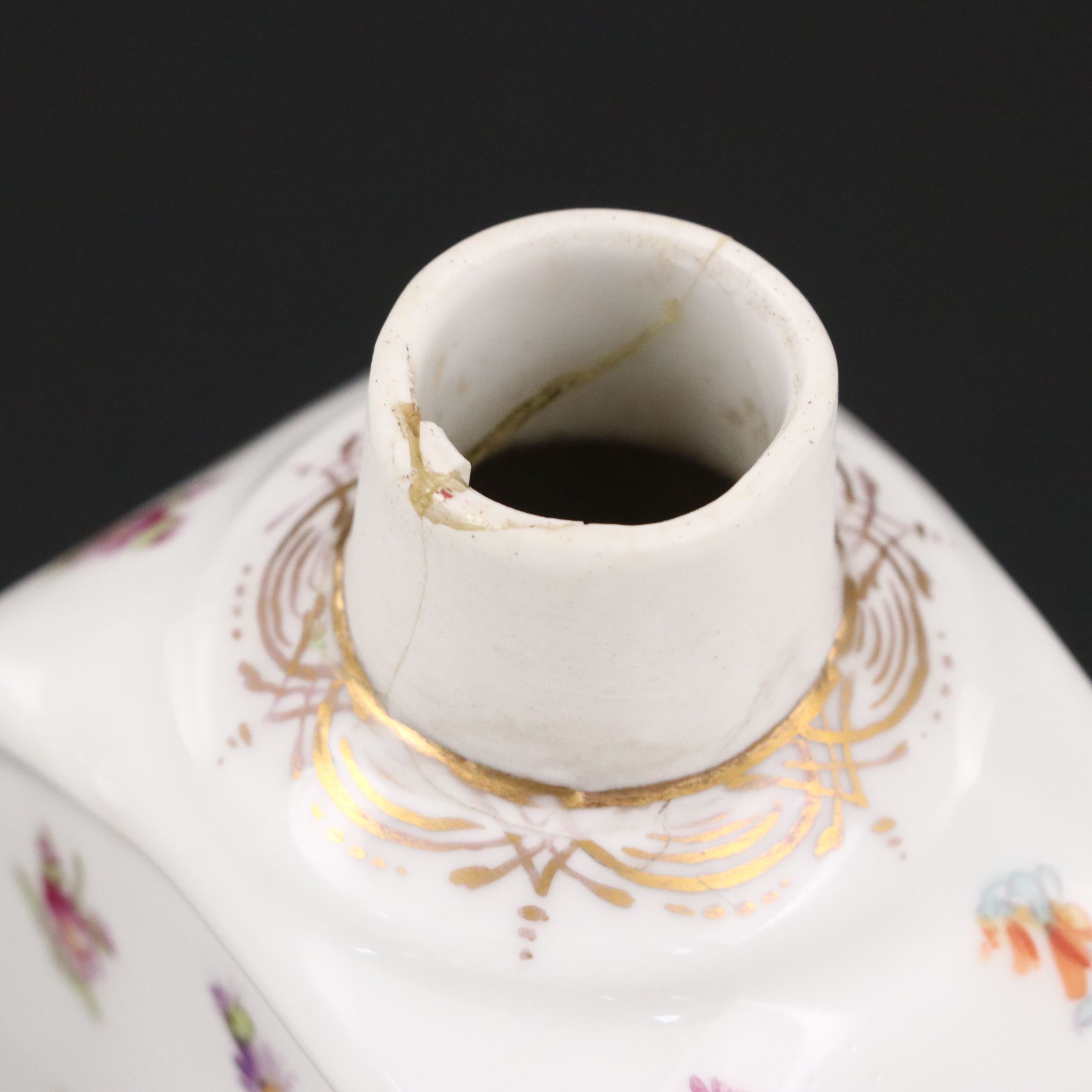 Franziska Hirsch Hand-Painted Dresden Porcelain Tea Caddy, 1893–1896