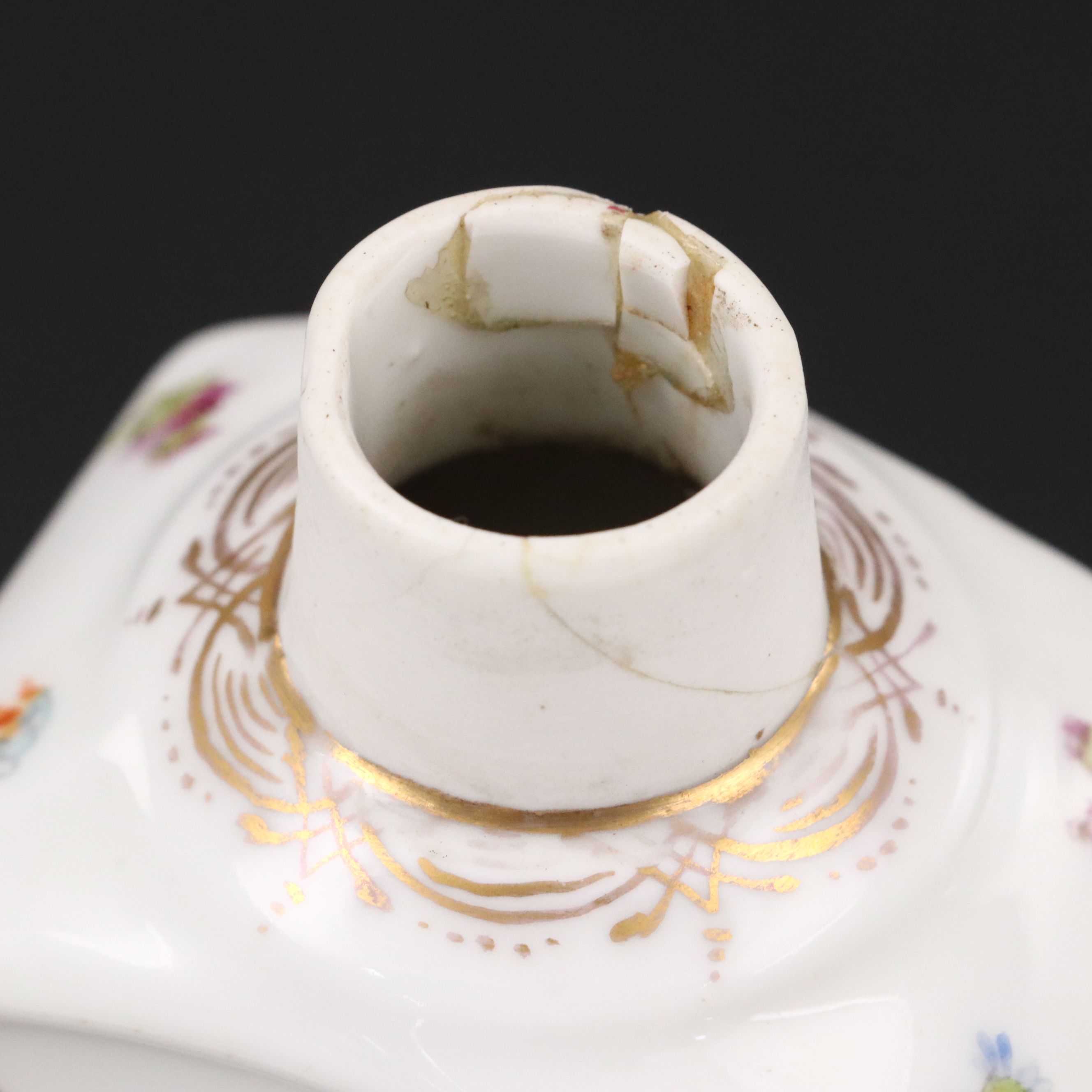 Franziska Hirsch Hand-Painted Dresden Porcelain Tea Caddy, 1893–1896