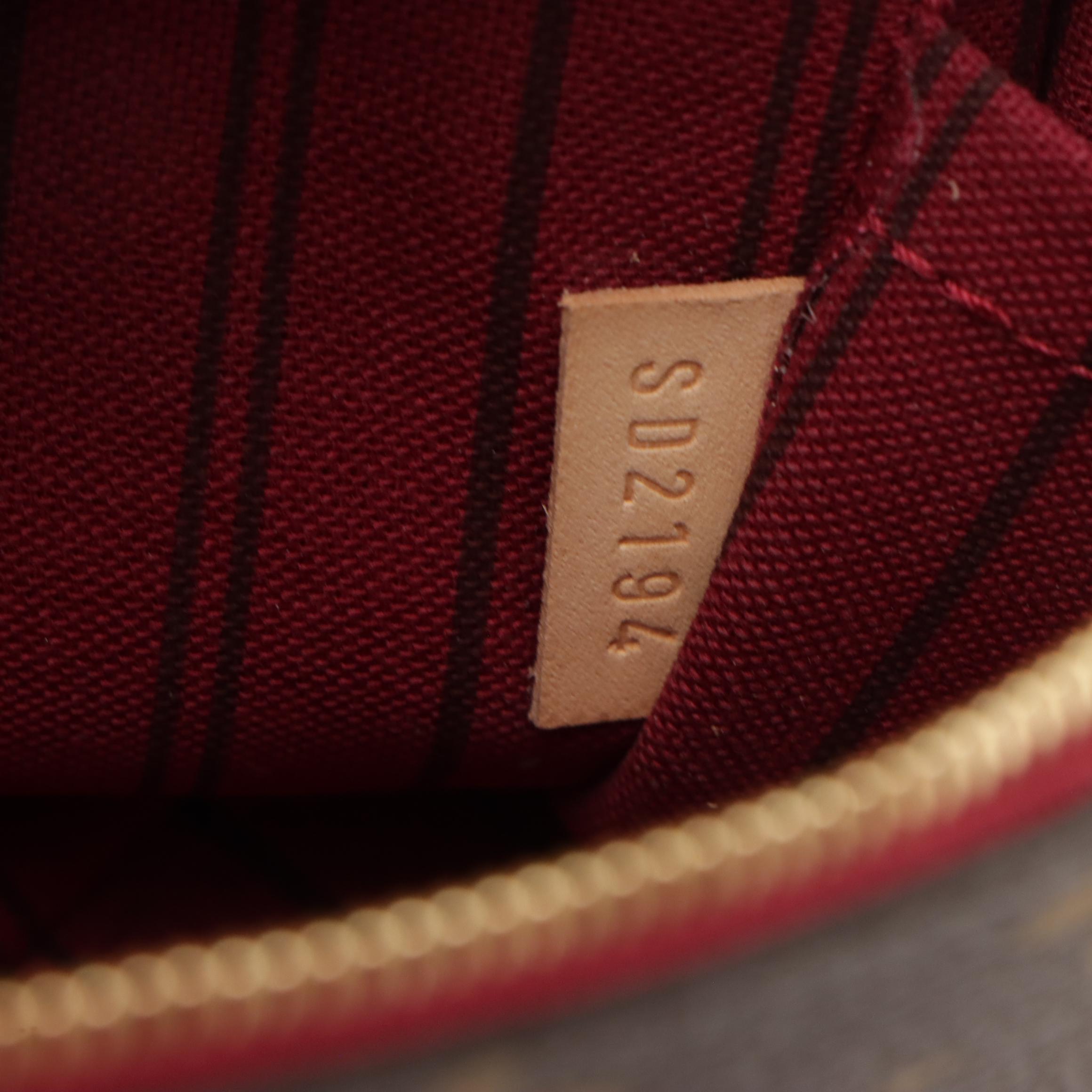 Louis Vuitton Neverfull GM Tote and Zip Pouch in Monogram Canvas and Leather