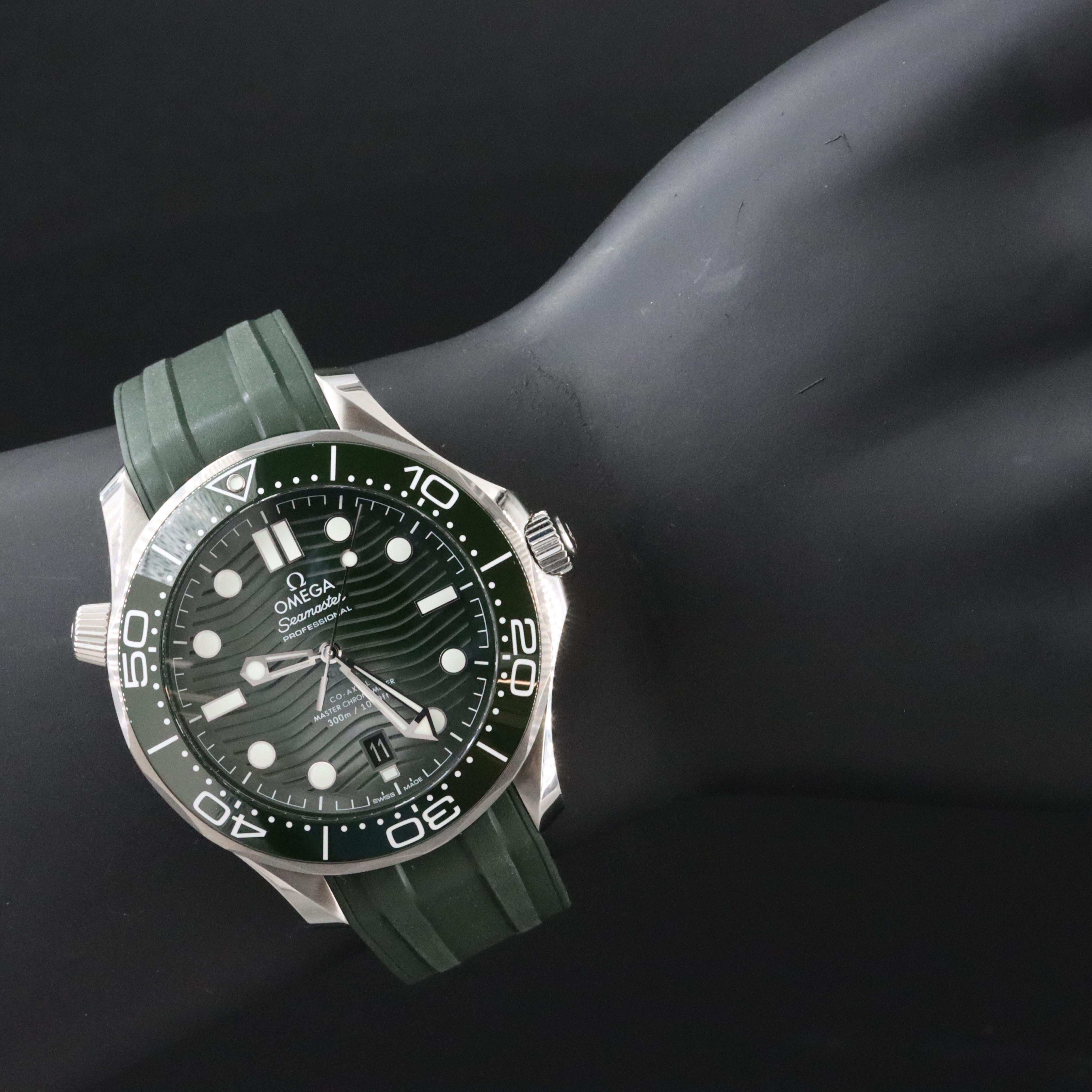 Omega Seamaster Diver 300m Green 42mm Steel Automatic Watch 210.32.42.20.10.001