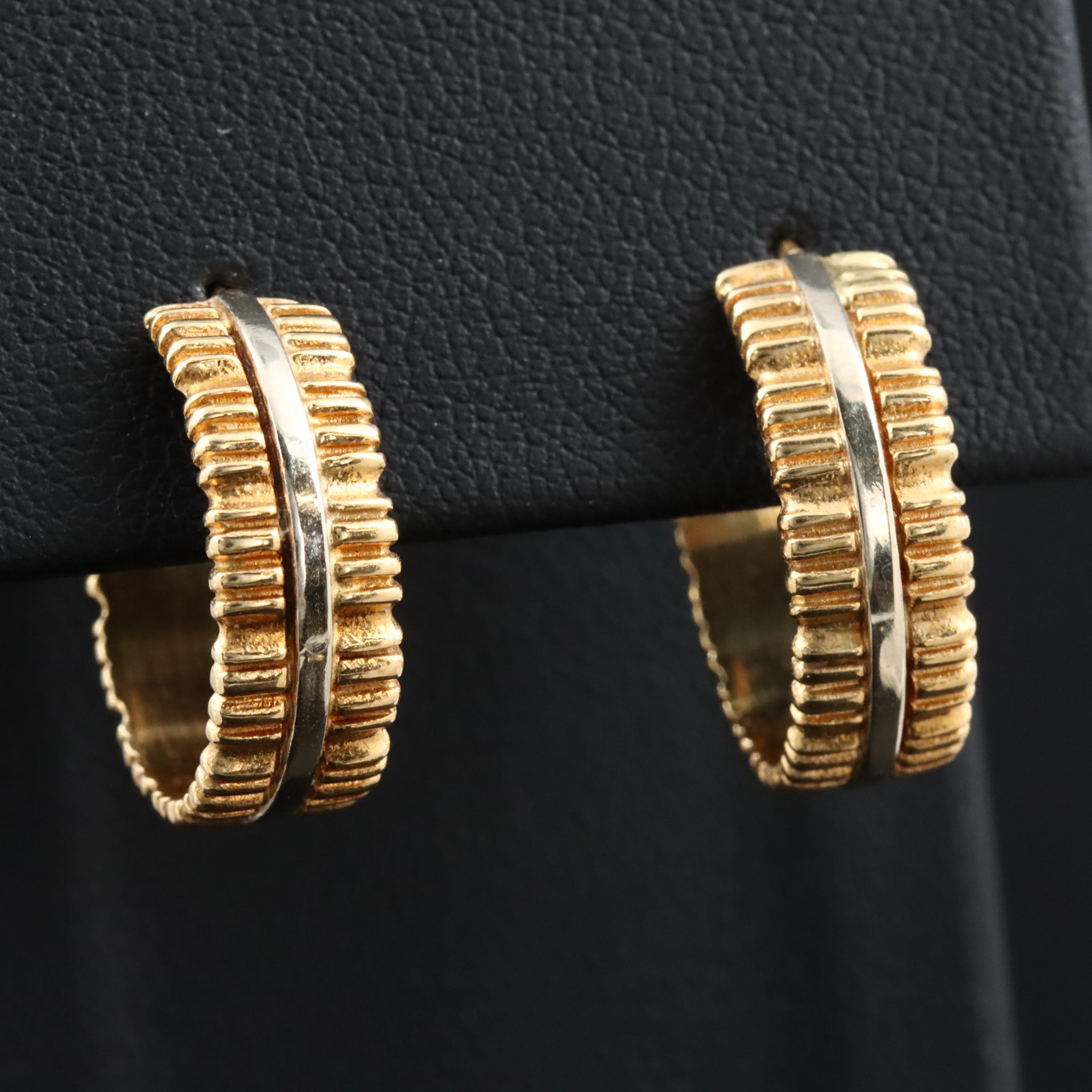 Italian UnoAErre 18K Corrugated Half Hoops