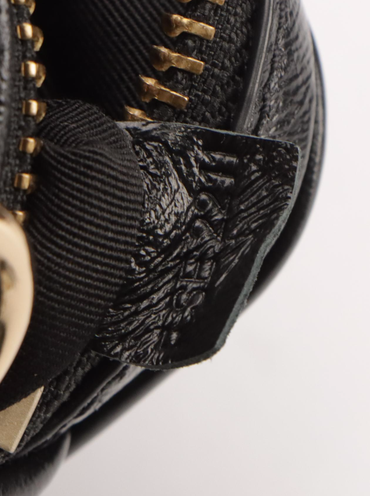 Marc Jacobs Softshot 21 Crossbody Bag in Shiny Black Quilted Lambskin Leather