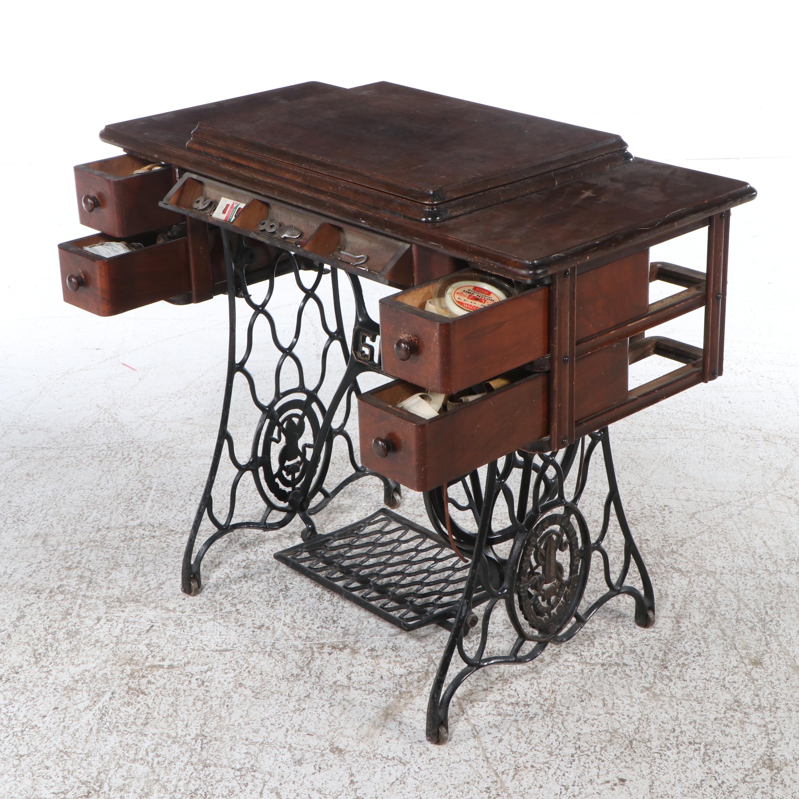 Singer Model 66 Sewing Machine Table, 1922