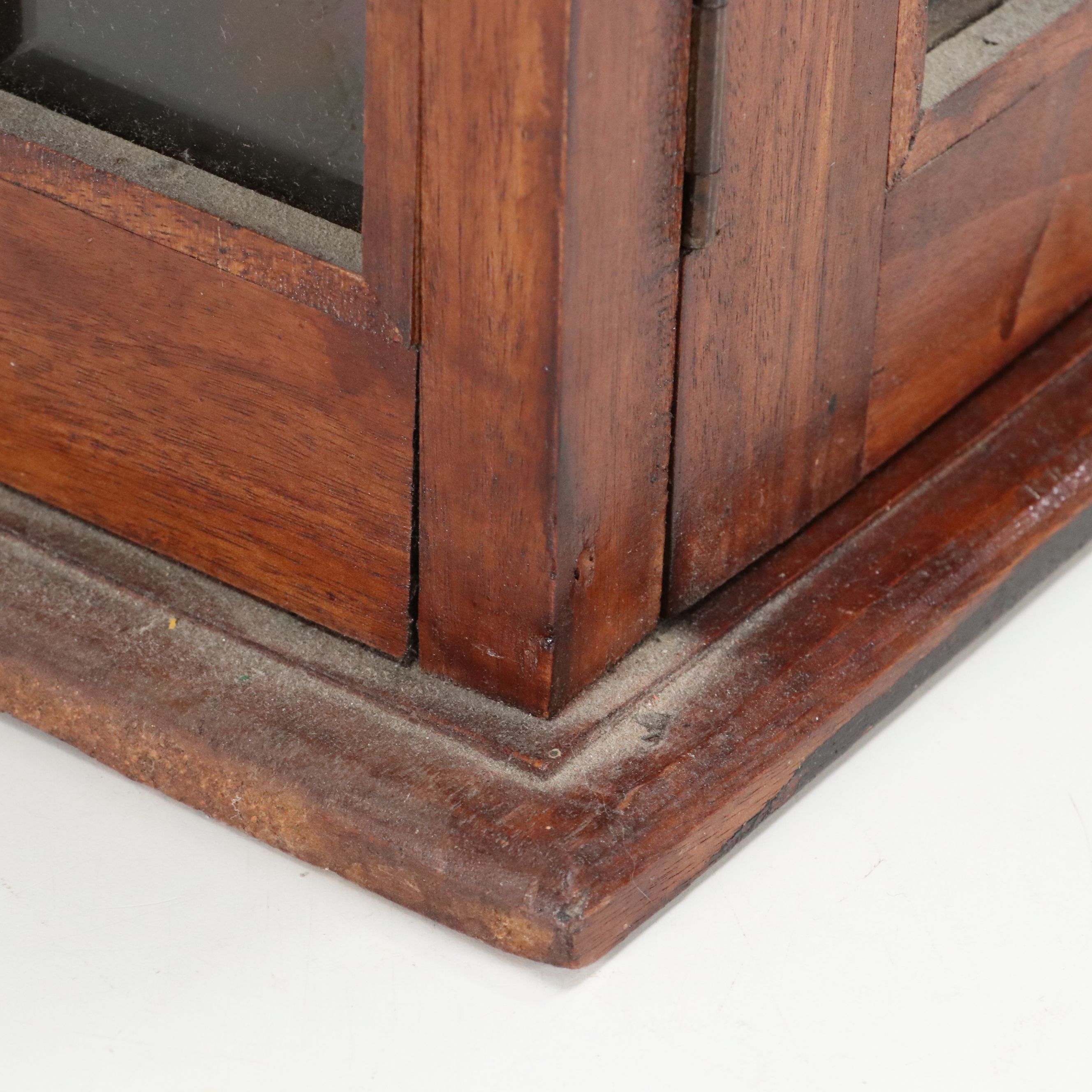 European Baroque Style Carved Wood Three-Shelf Wall Hanging Cabinet