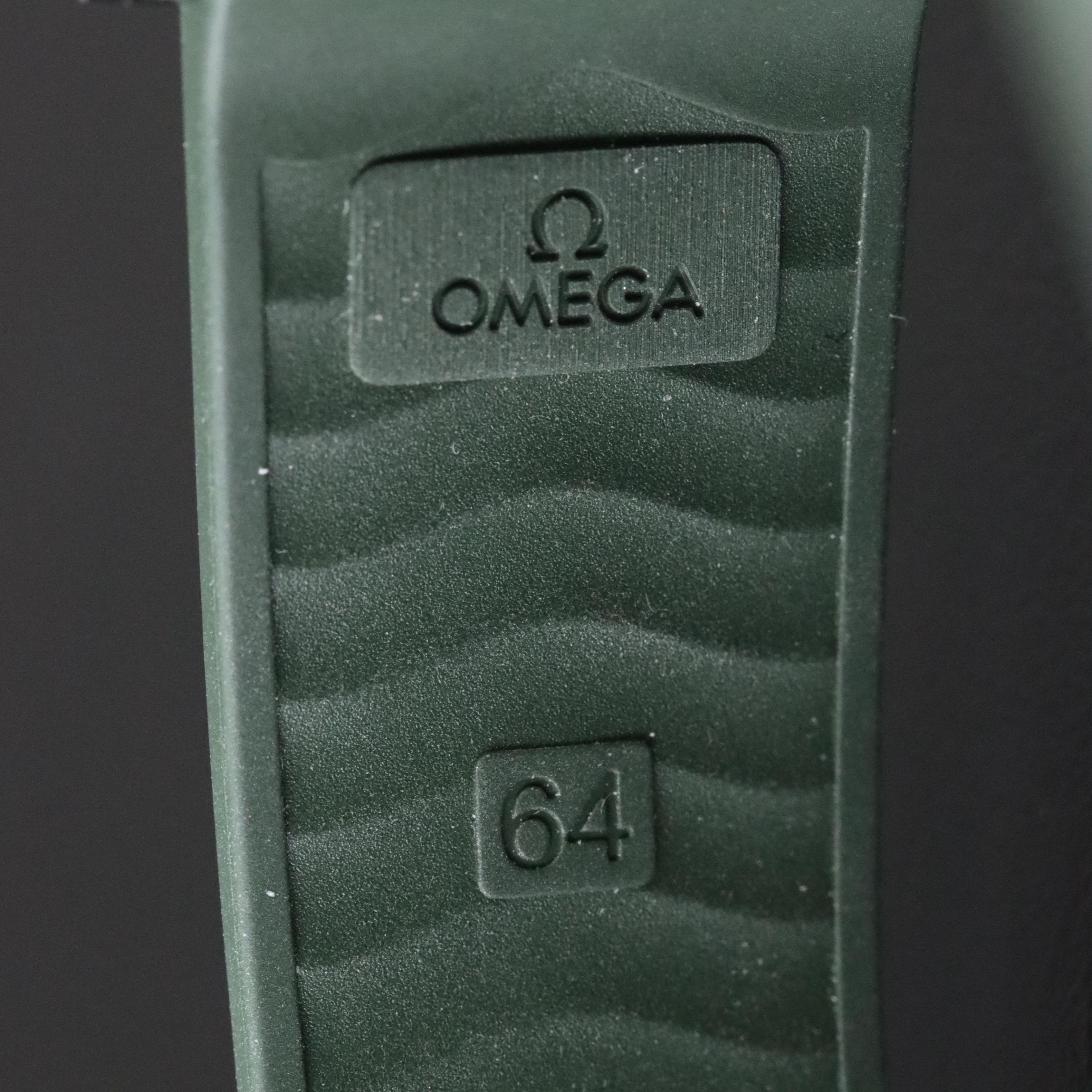 Omega Seamaster Diver 300m Green 42mm Steel Automatic Watch 210.32.42.20.10.001