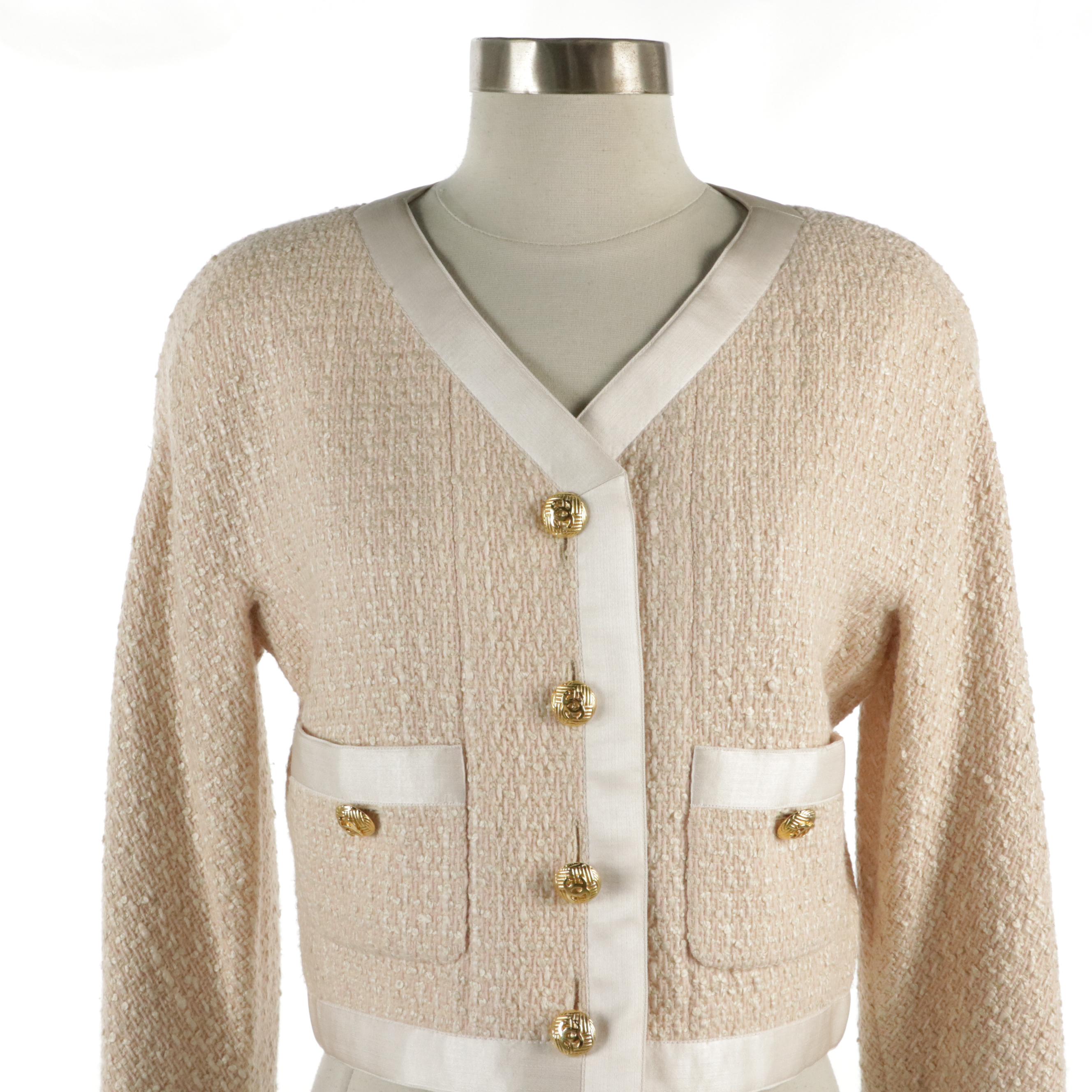 Chanel Cropped Blazer Jacket Beige Tweed White Silk Trimming, 1990 Vintage
