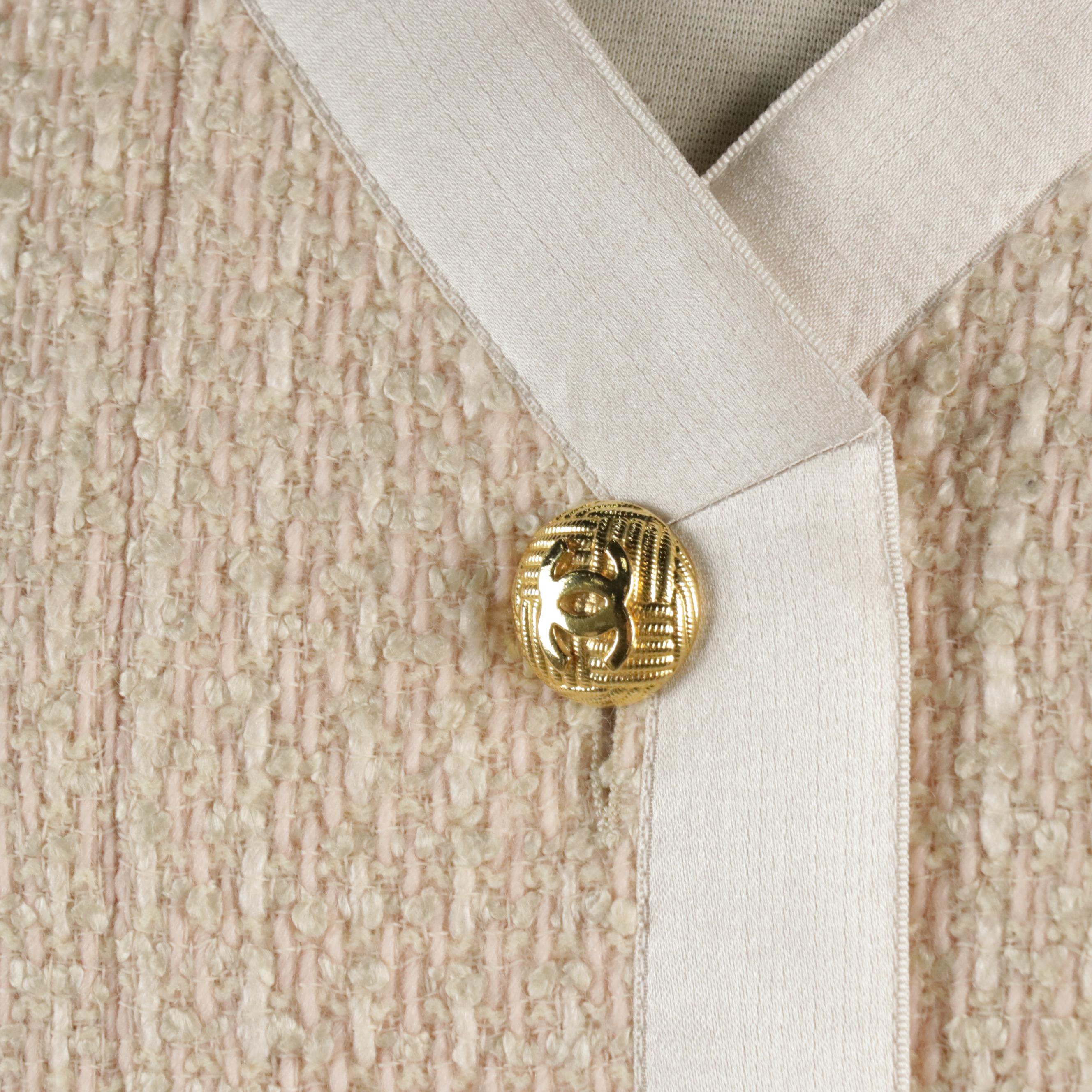Chanel Cropped Blazer Jacket Beige Tweed White Silk Trimming, 1990 Vintage