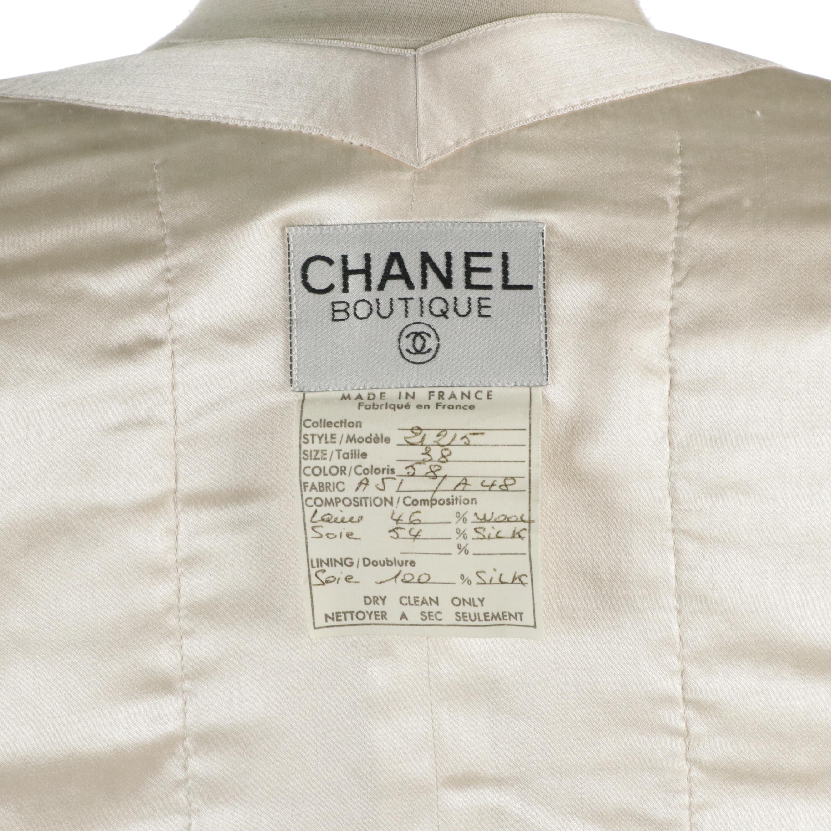 Chanel Cropped Blazer Jacket Beige Tweed White Silk Trimming, 1990 Vintage