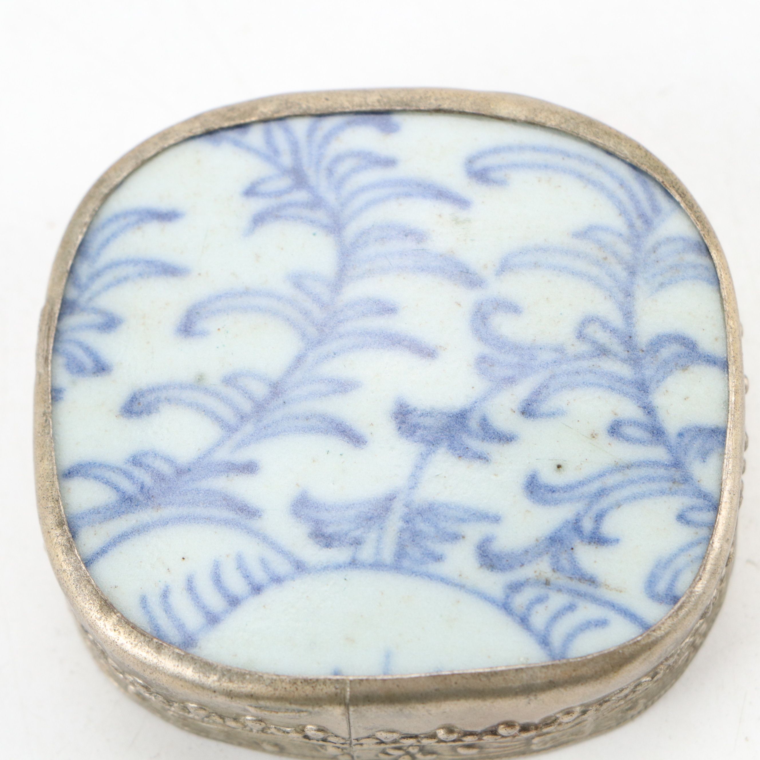 Chinese Blue and White Porcelain Shard Box