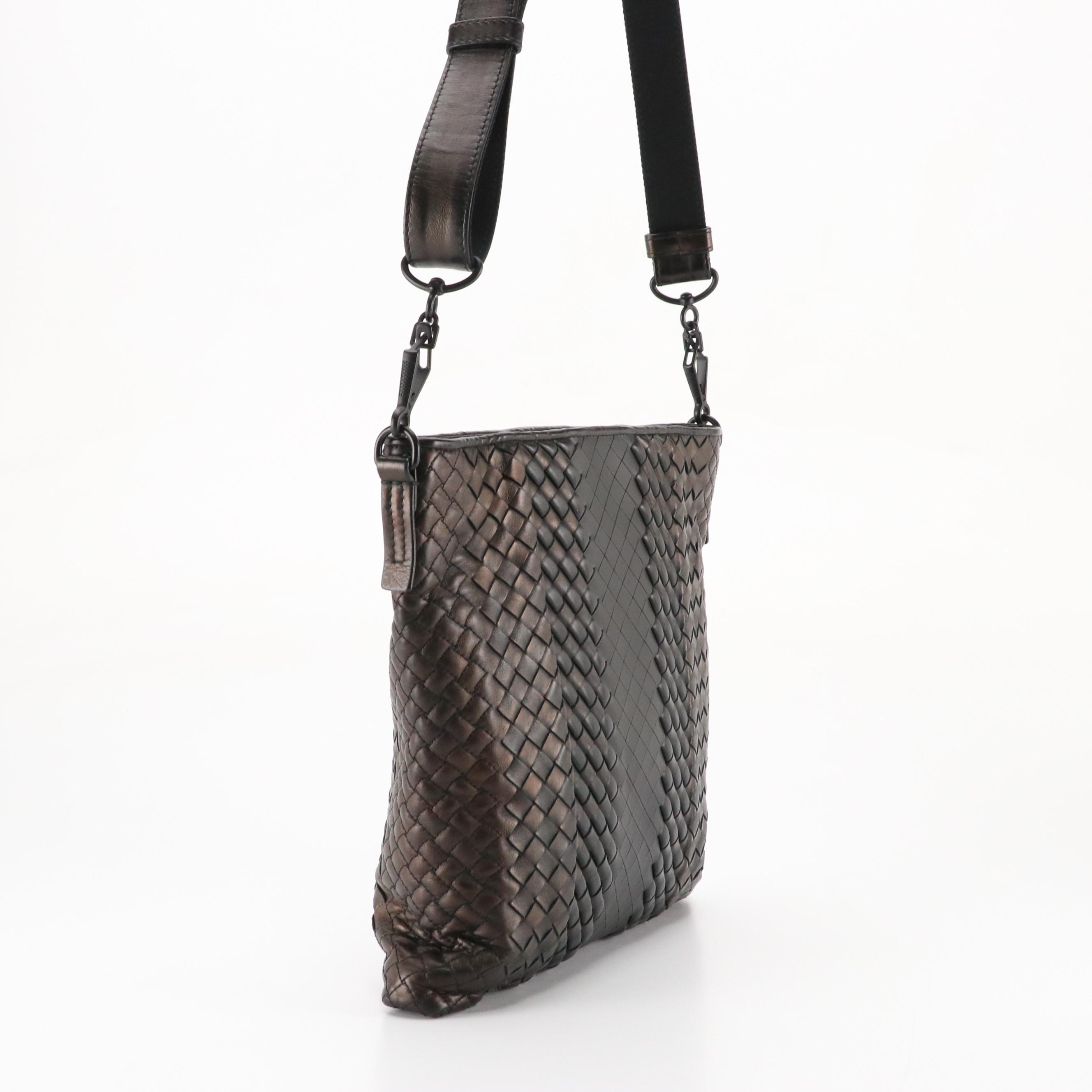 Bottega Veneta Crossbody Bag in Copper Burnished Black Intrecciato Leather