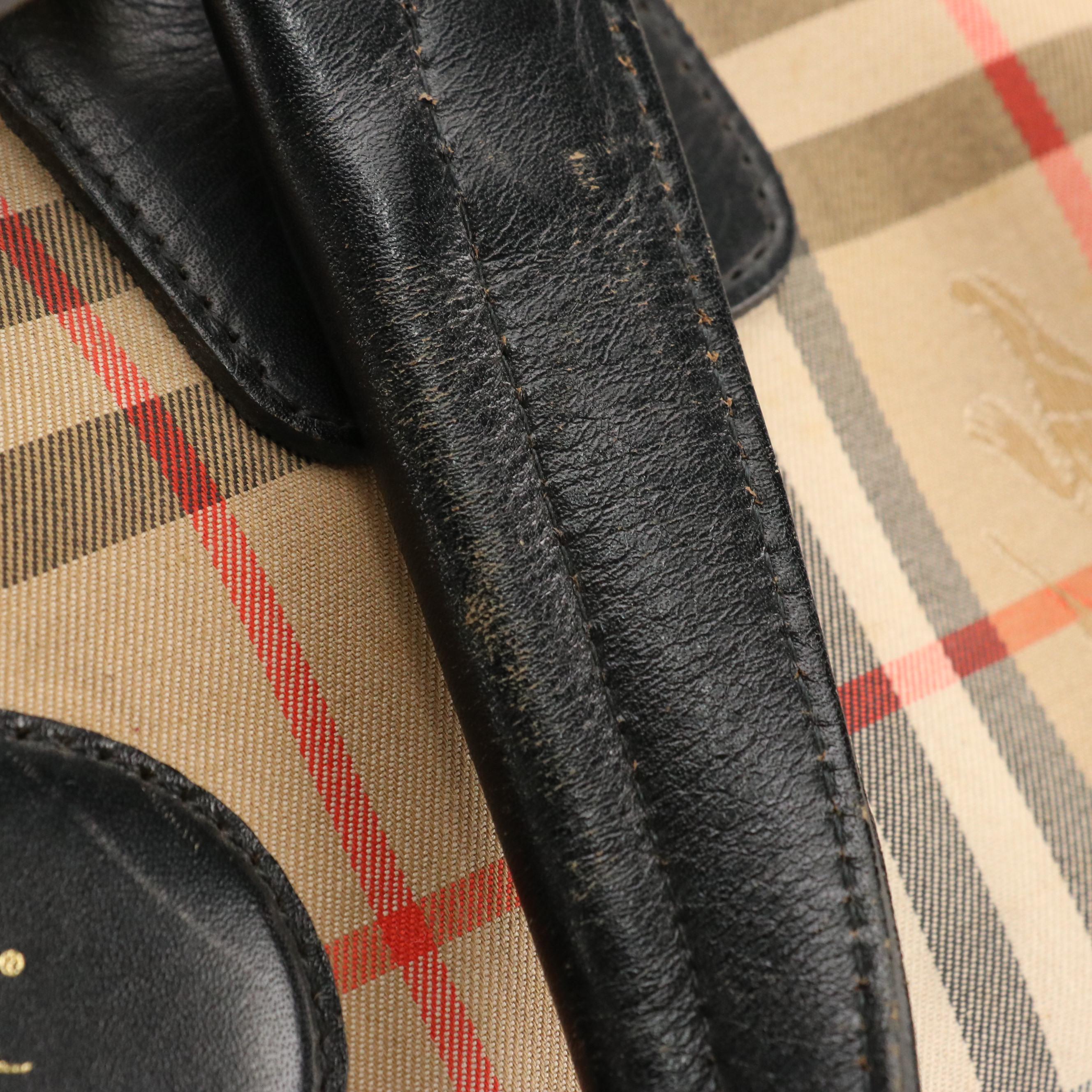 Burberrys Duffle Bag in Haymarket Check Canvas and Black Leather