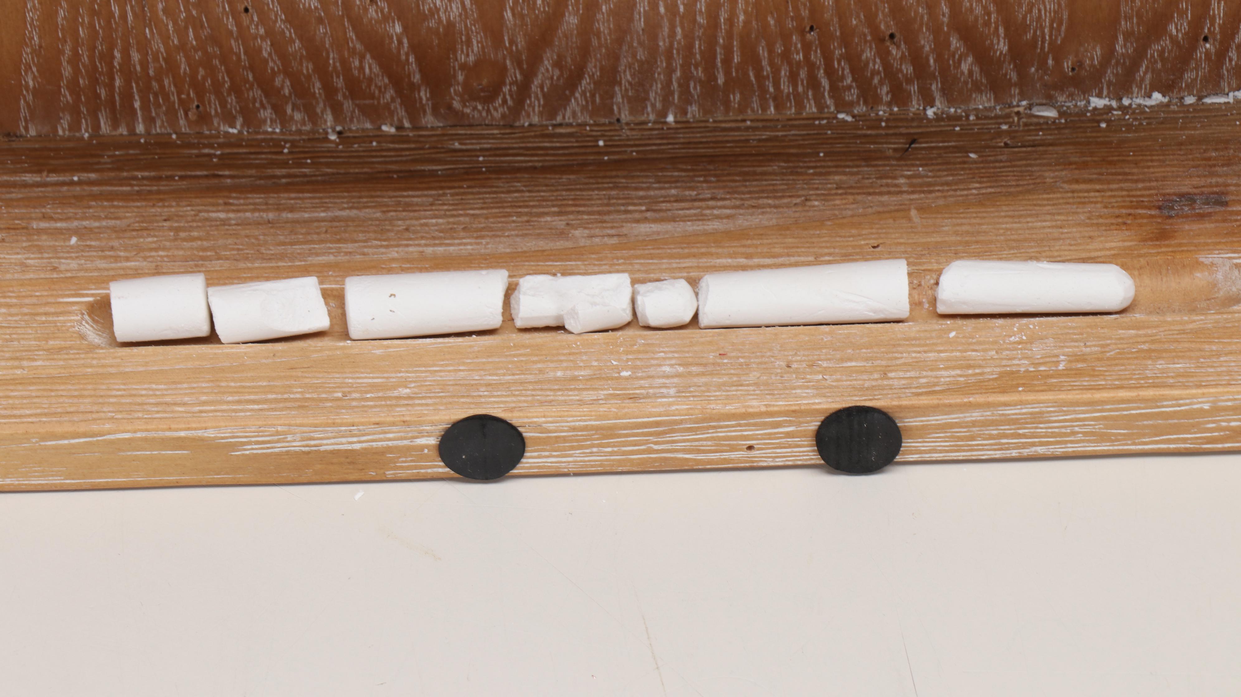 Winmau Blade 6 Dartboard in Cabinet and Dart Mat