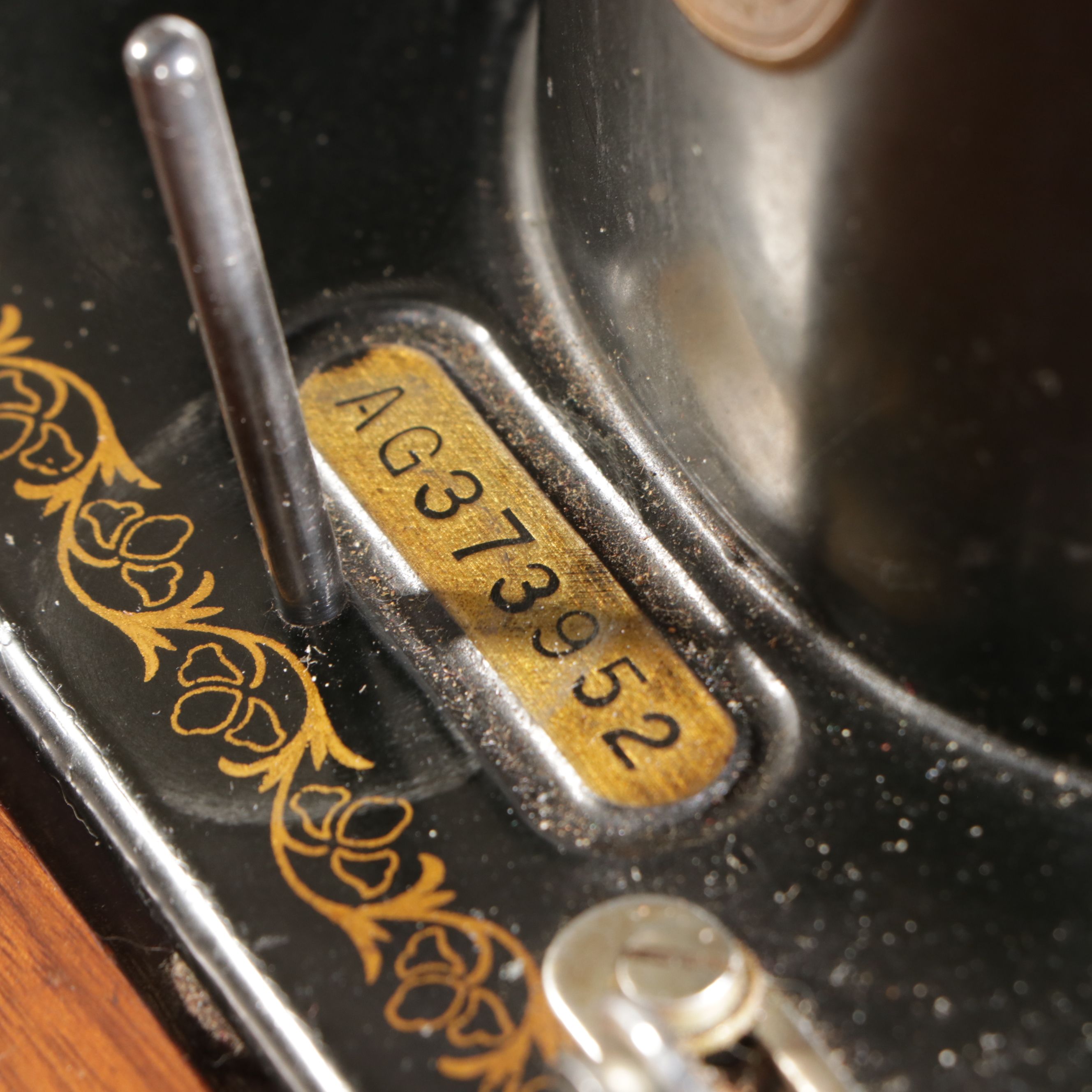 Singer MCM Model 15 Sewing Machine Table and Storage Stool, 1942