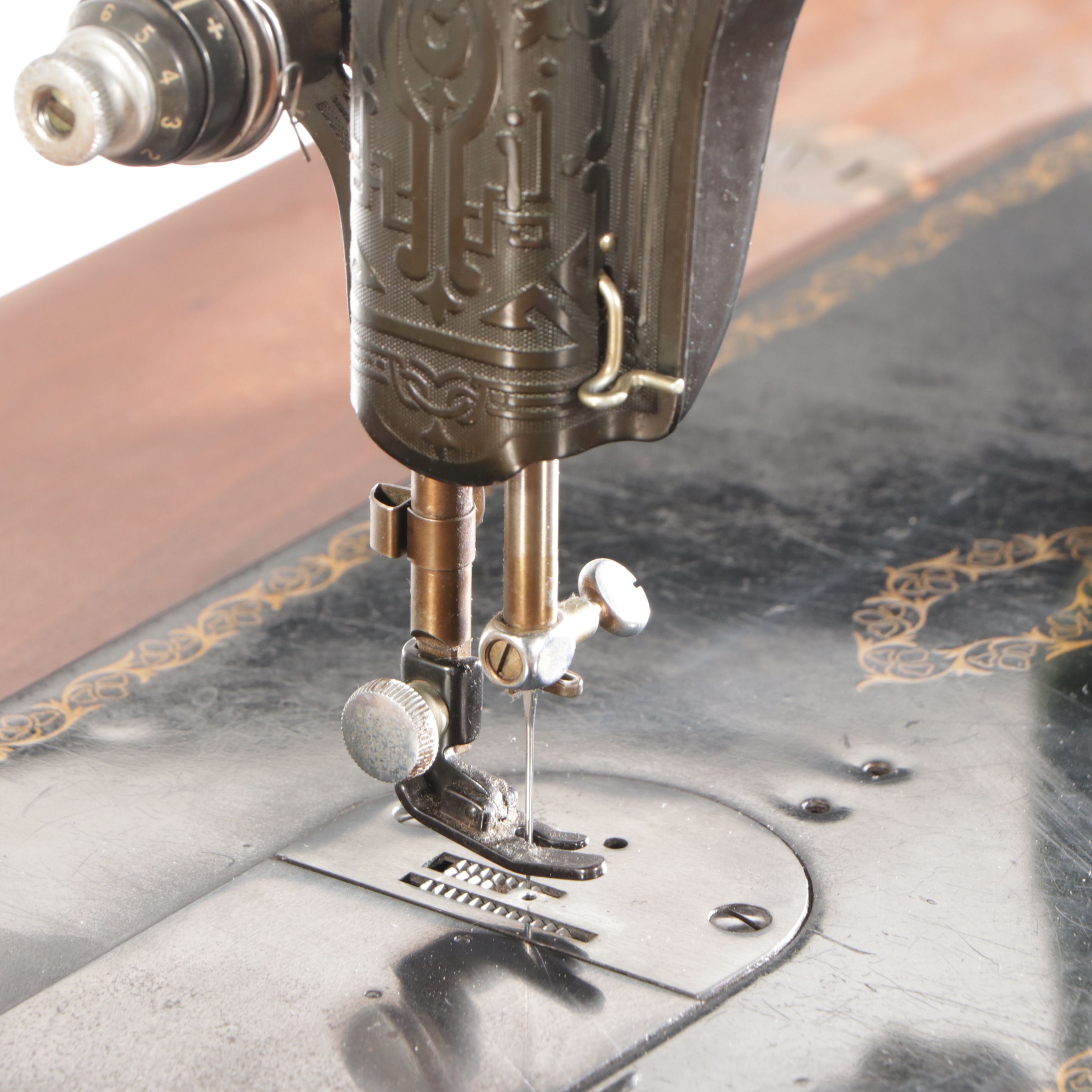 Singer MCM Model 15 Sewing Machine Table and Storage Stool, 1942