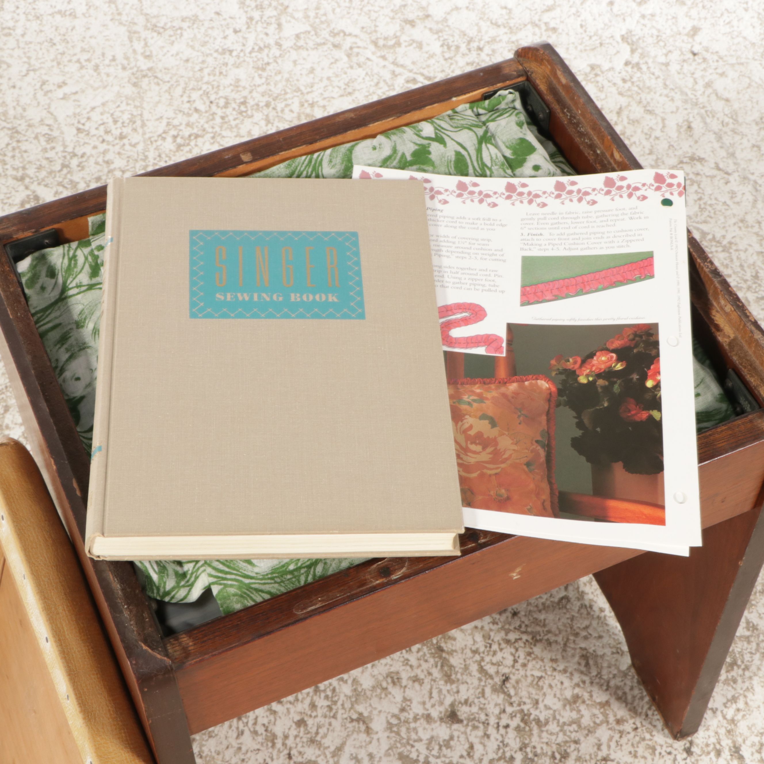 Singer MCM Model 15 Sewing Machine Table and Storage Stool, 1942