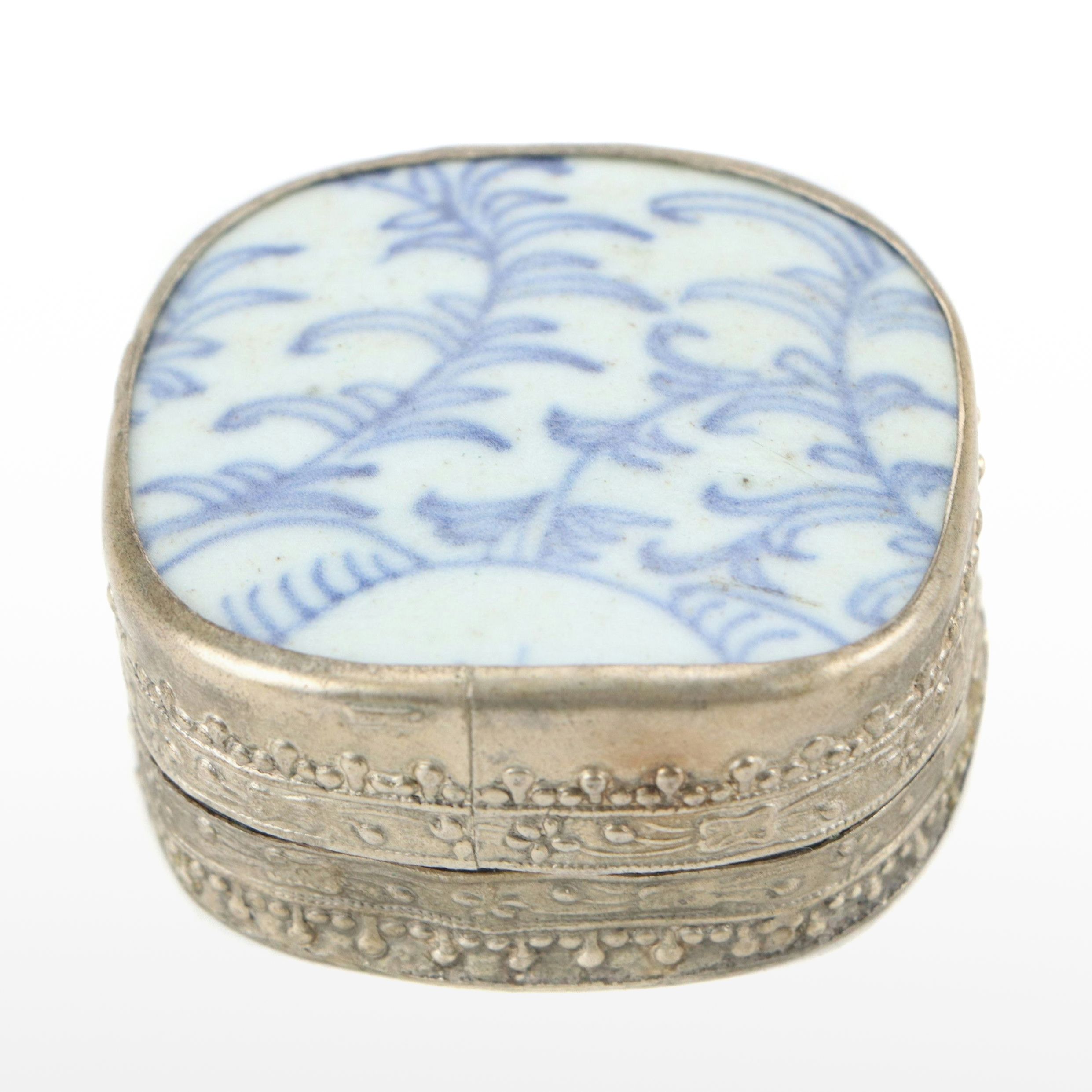 Chinese Blue and White Porcelain Shard Box