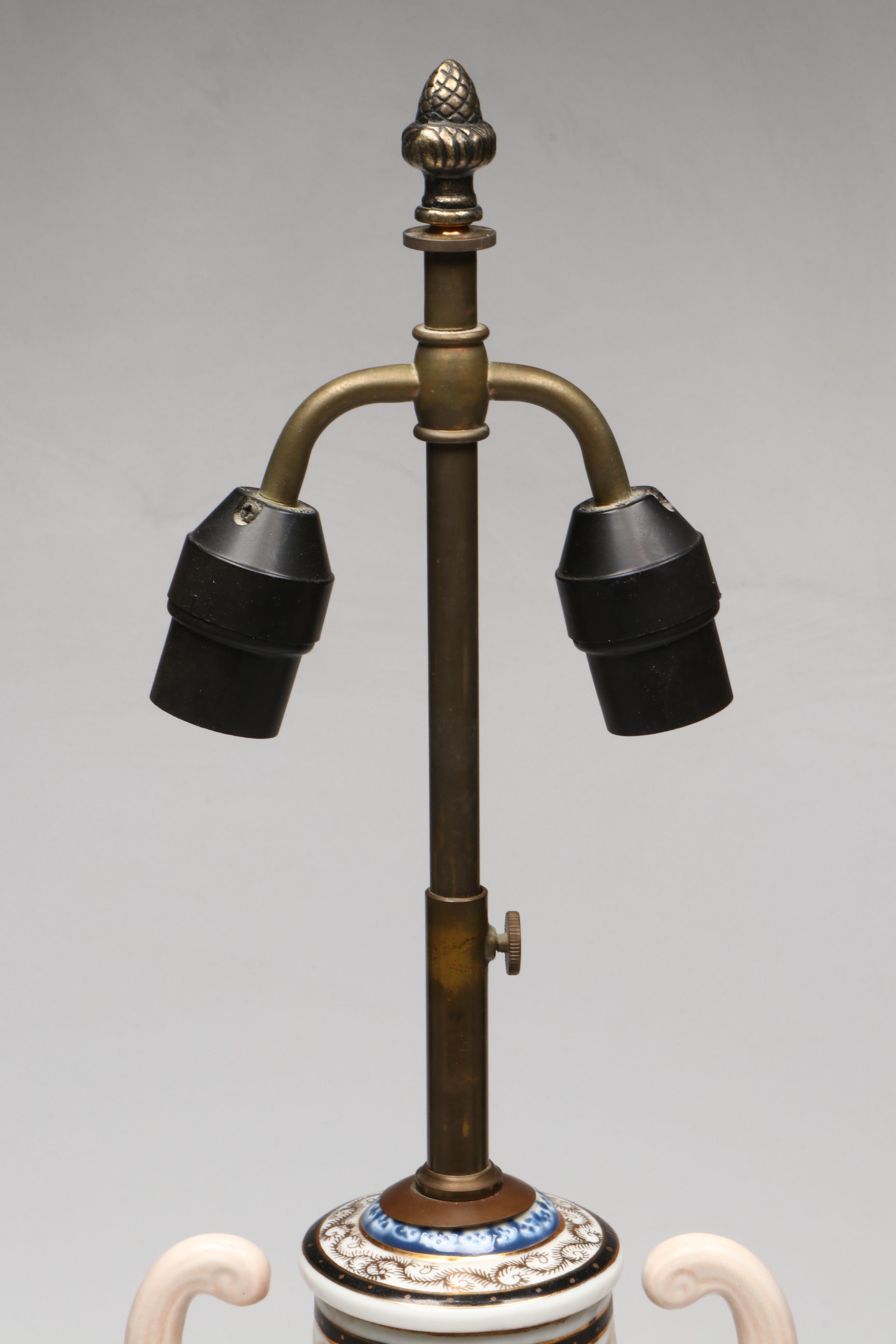 Chinese Export Armorial Porcelain Amphora Vase Converted Table Lamp