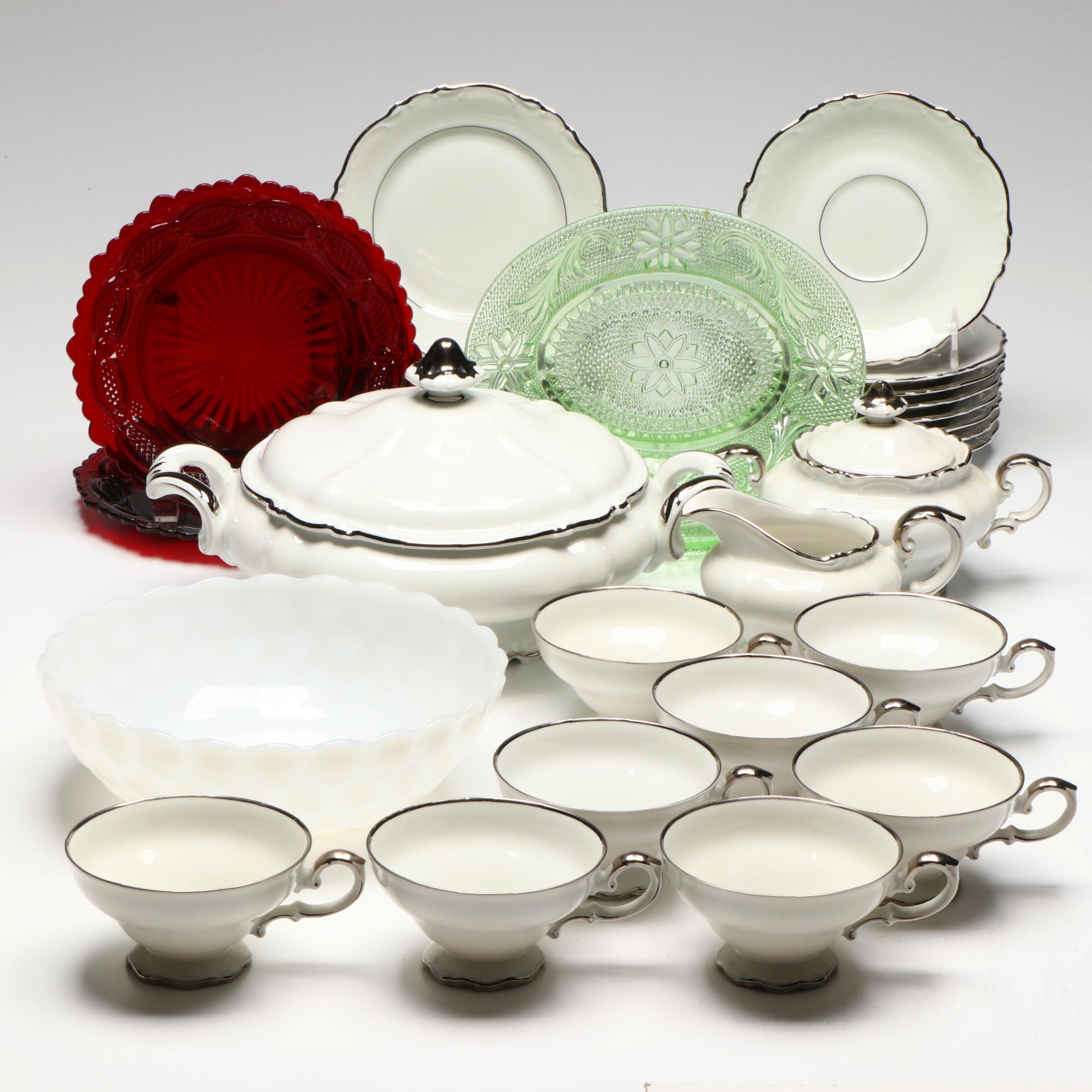 Royal Crest "Lady Royal" Porcelain Dinnerware with More Décor