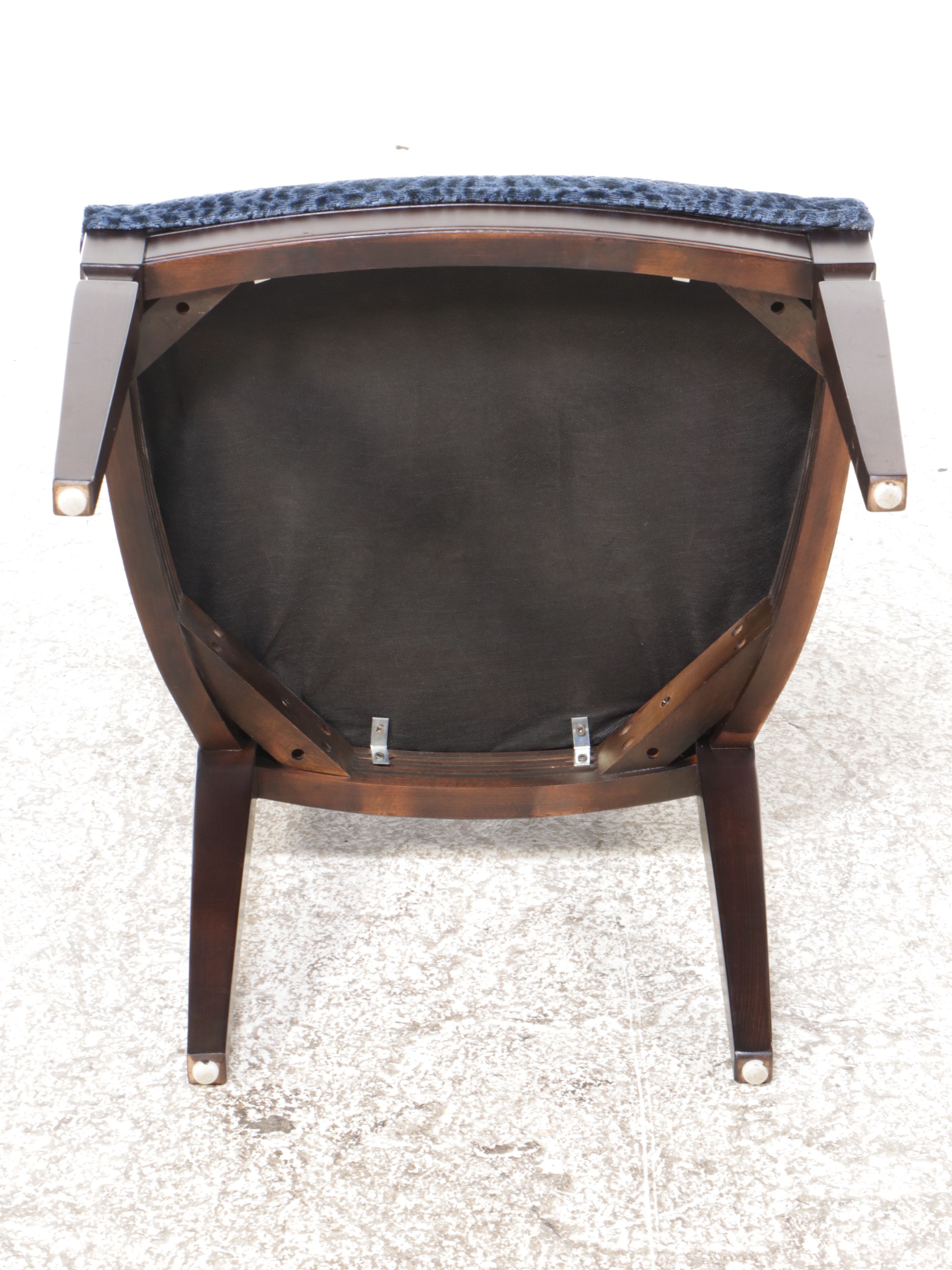 John-Richard Fine Furniture Pedestal Dining Table with Side Chairs