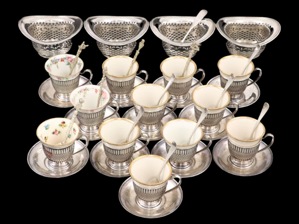 Charming Accents: Furniture, Art & Décor