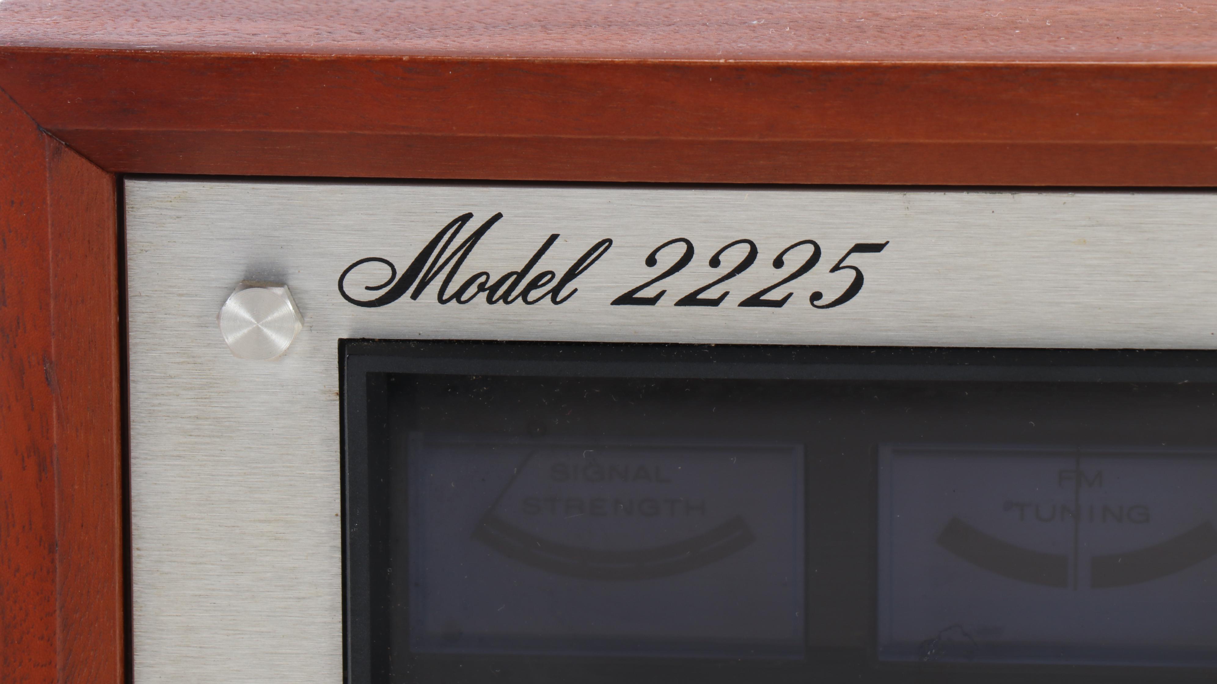 Marantz Model 2225 Stereo Receiver