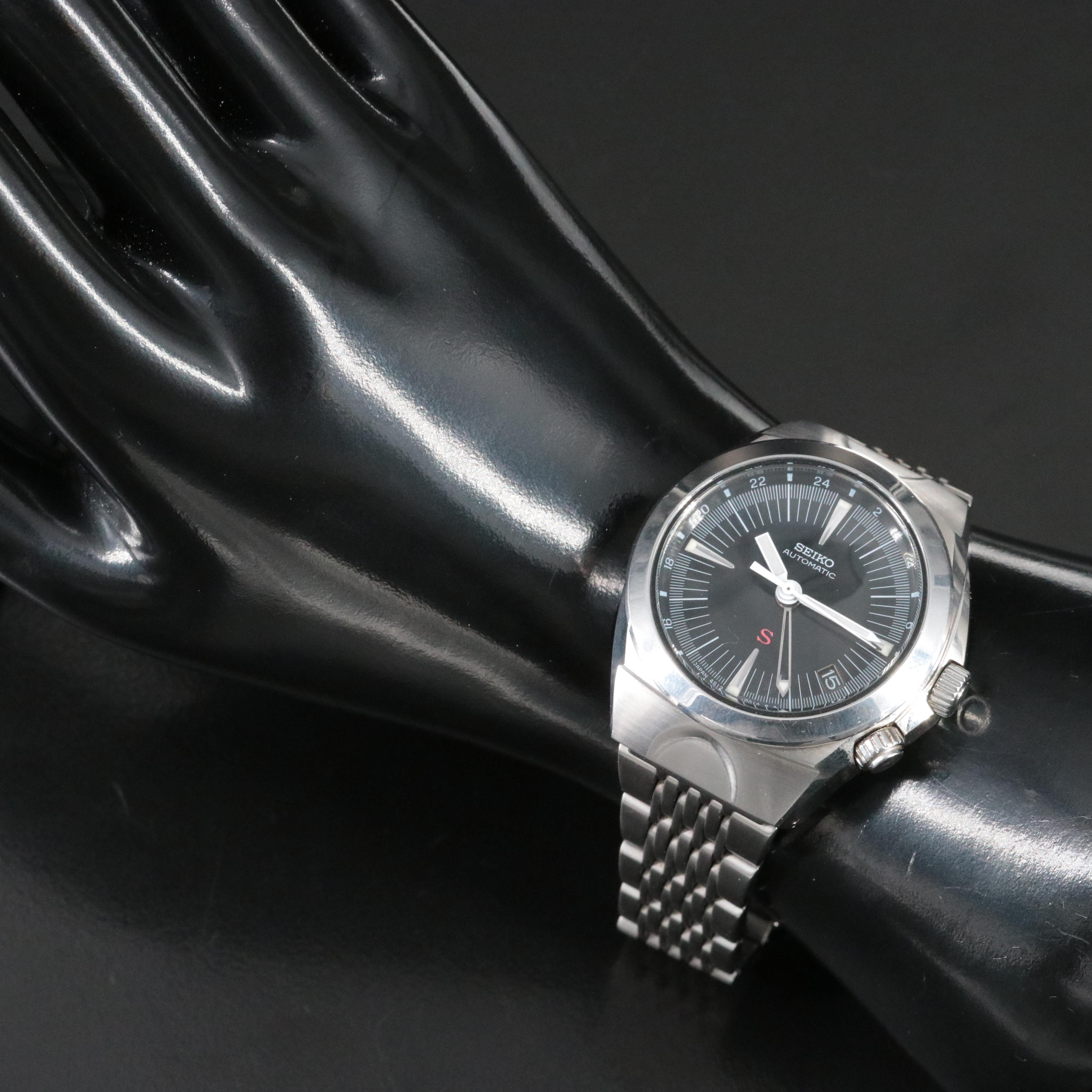 Seiko Mecha Sus Stainless Steel GMT Date Watch