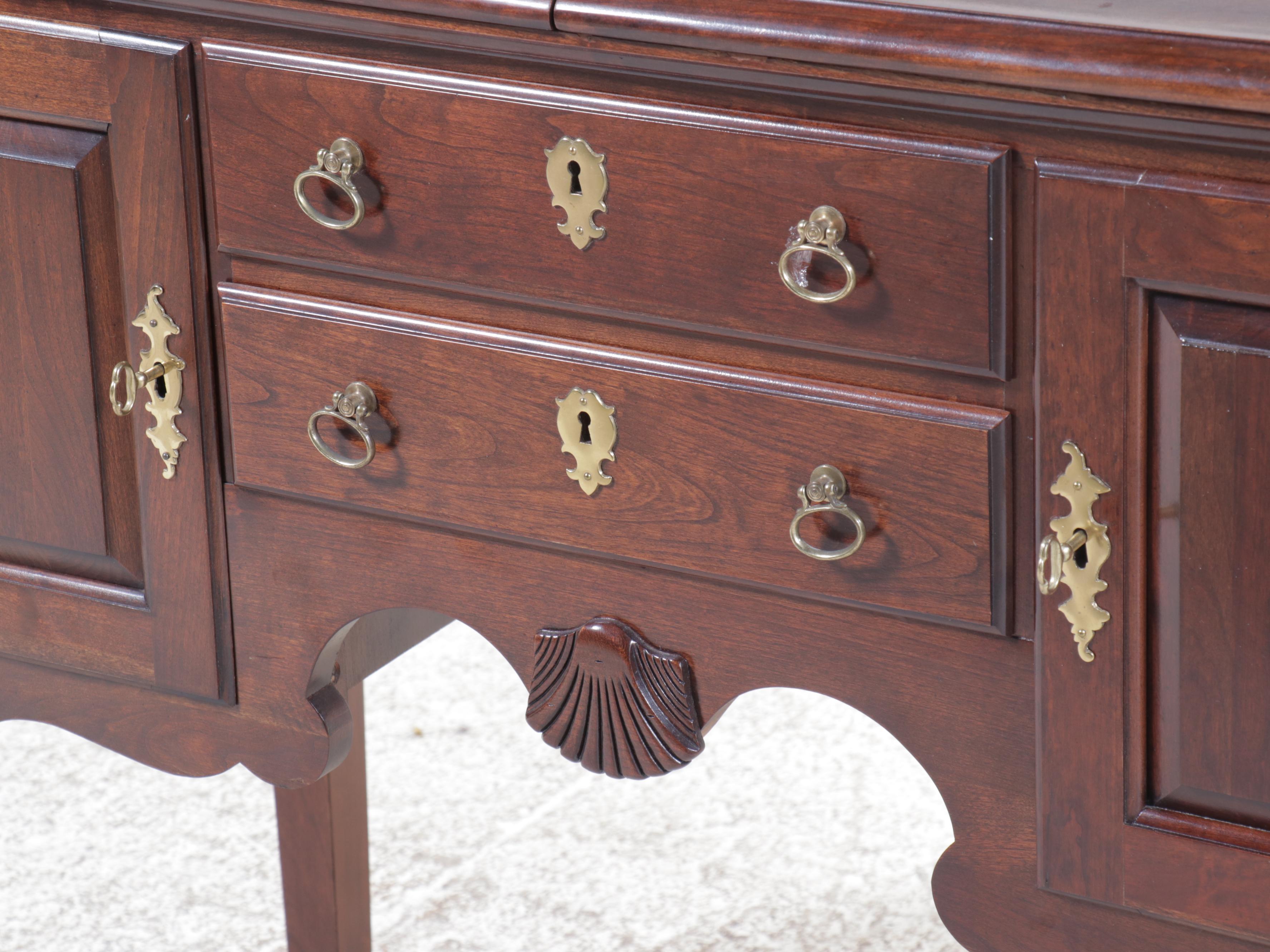 Pennsylvania House Queen Anne Style Walnut Finish Lowboy Flip Top Sideboard