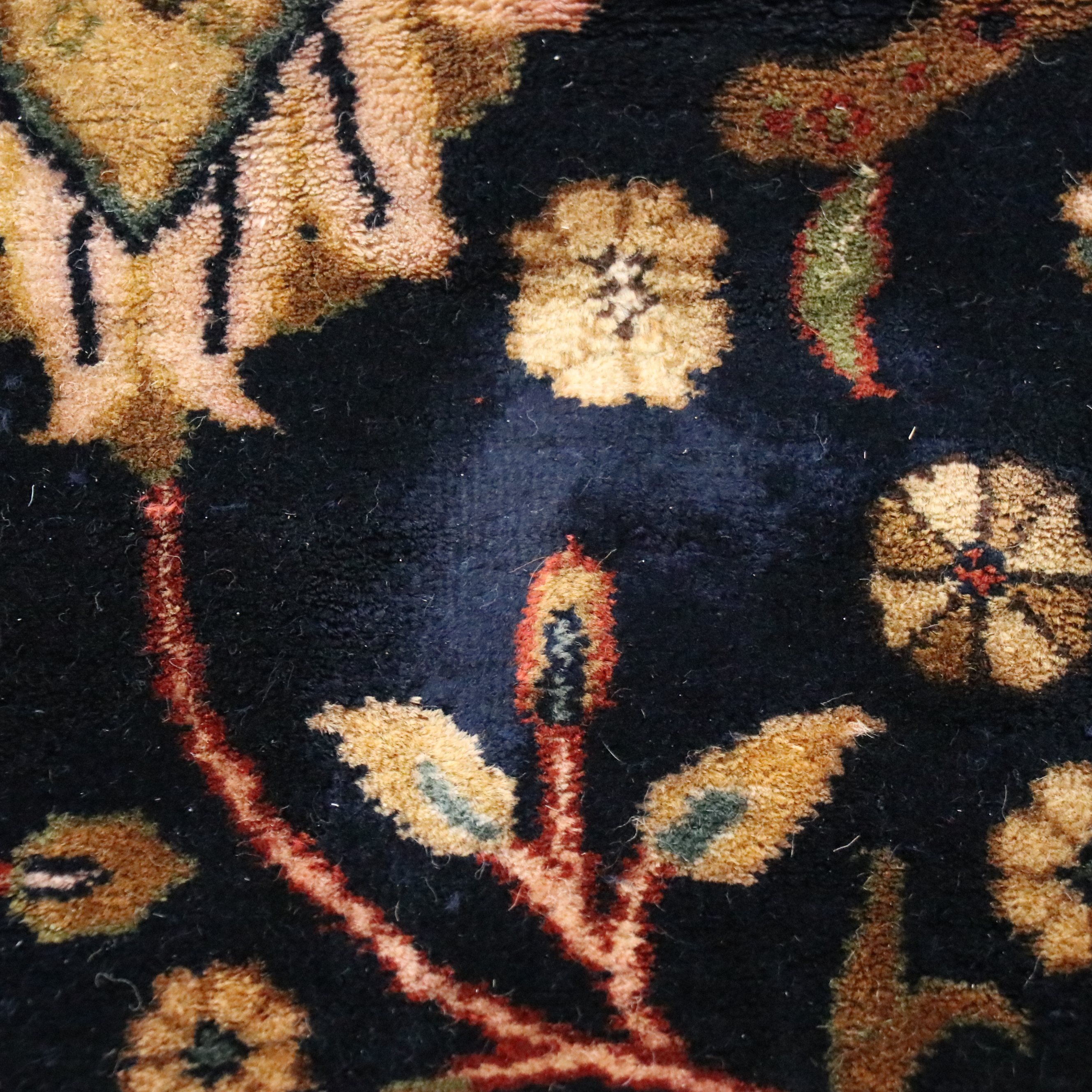 8'11 x 9'10 Hand-Knotted Indo-Persian Heriz Area Rug