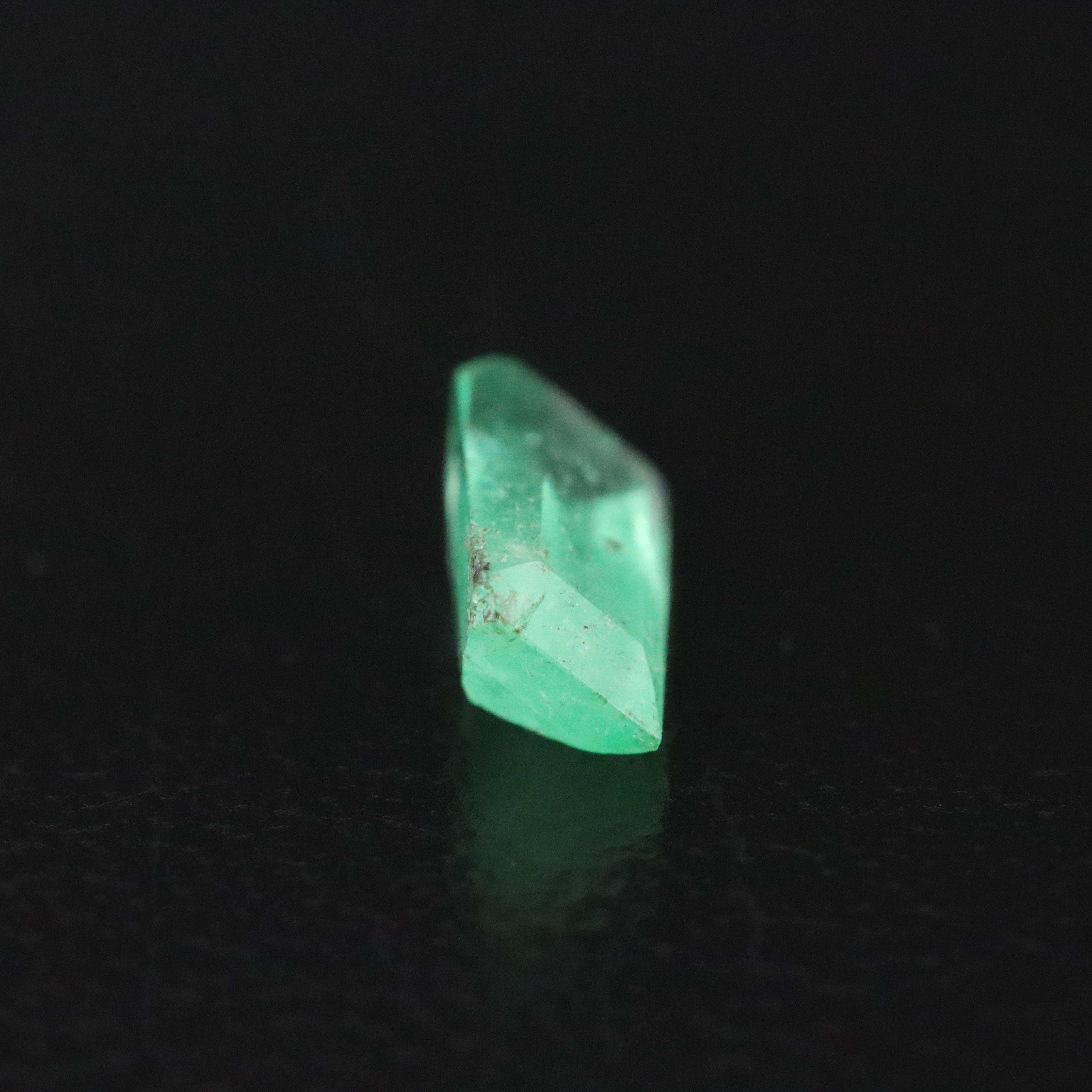 Loose 0.60 CT Emerald