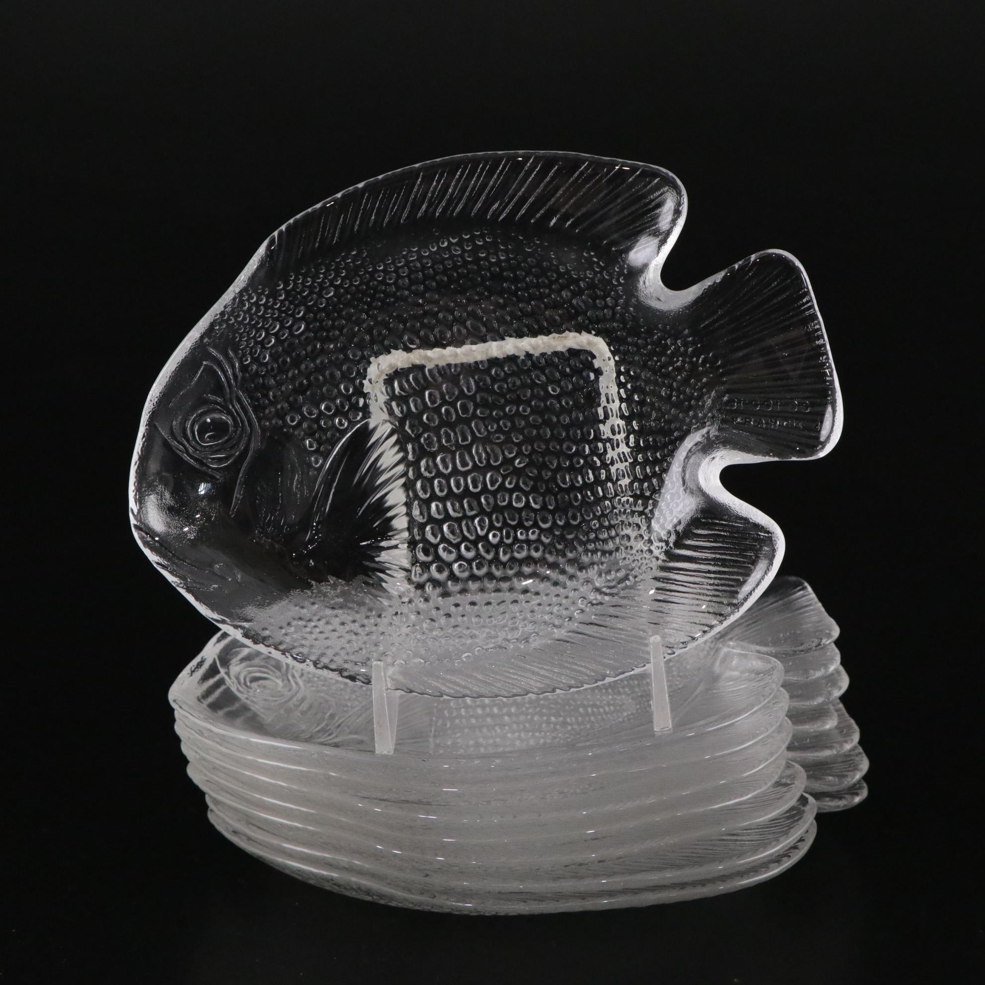 French Arcoroc "Poisson" and Anchor Hocking Glass Plates with Wire Fish Basket