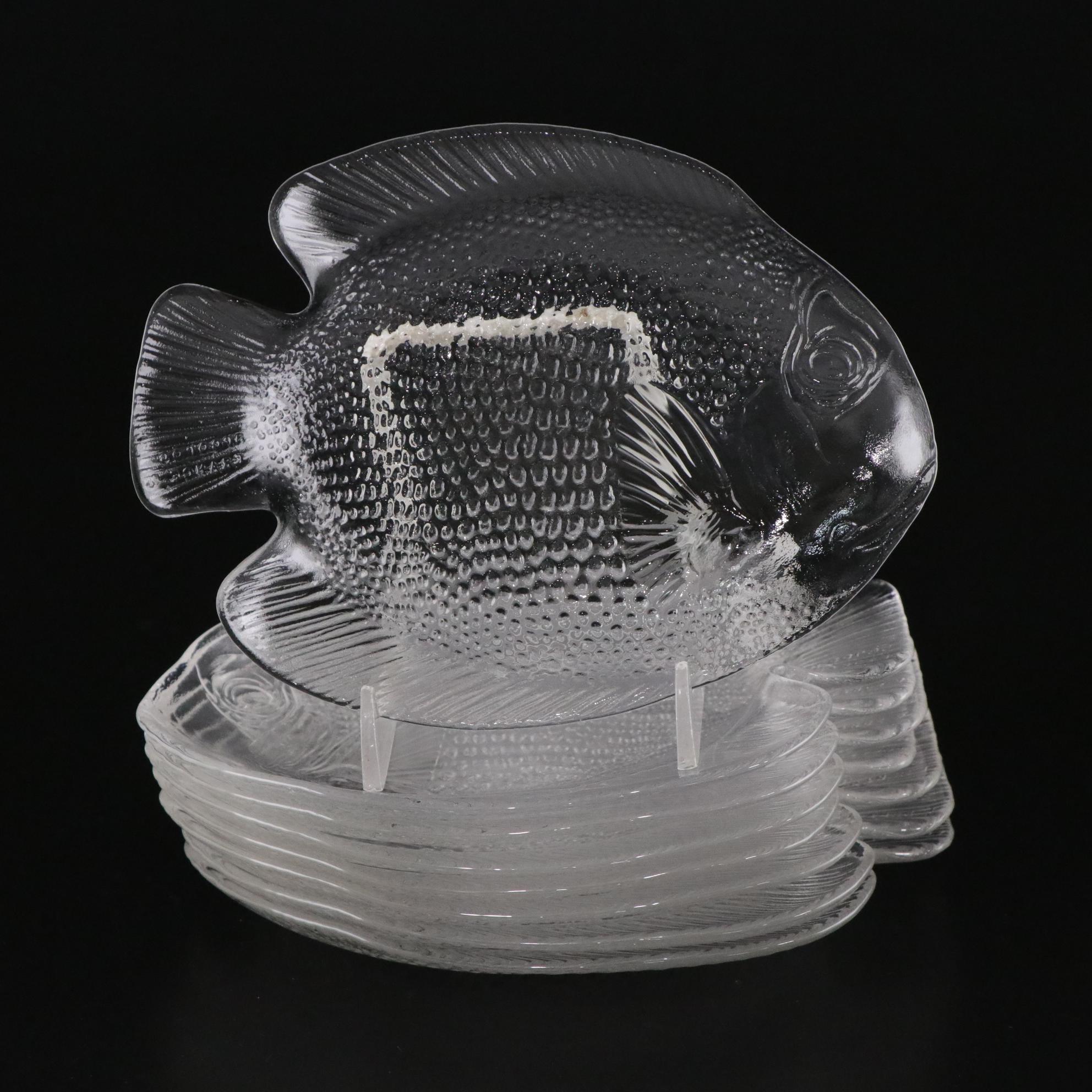 French Arcoroc "Poisson" and Anchor Hocking Glass Plates with Wire Fish Basket