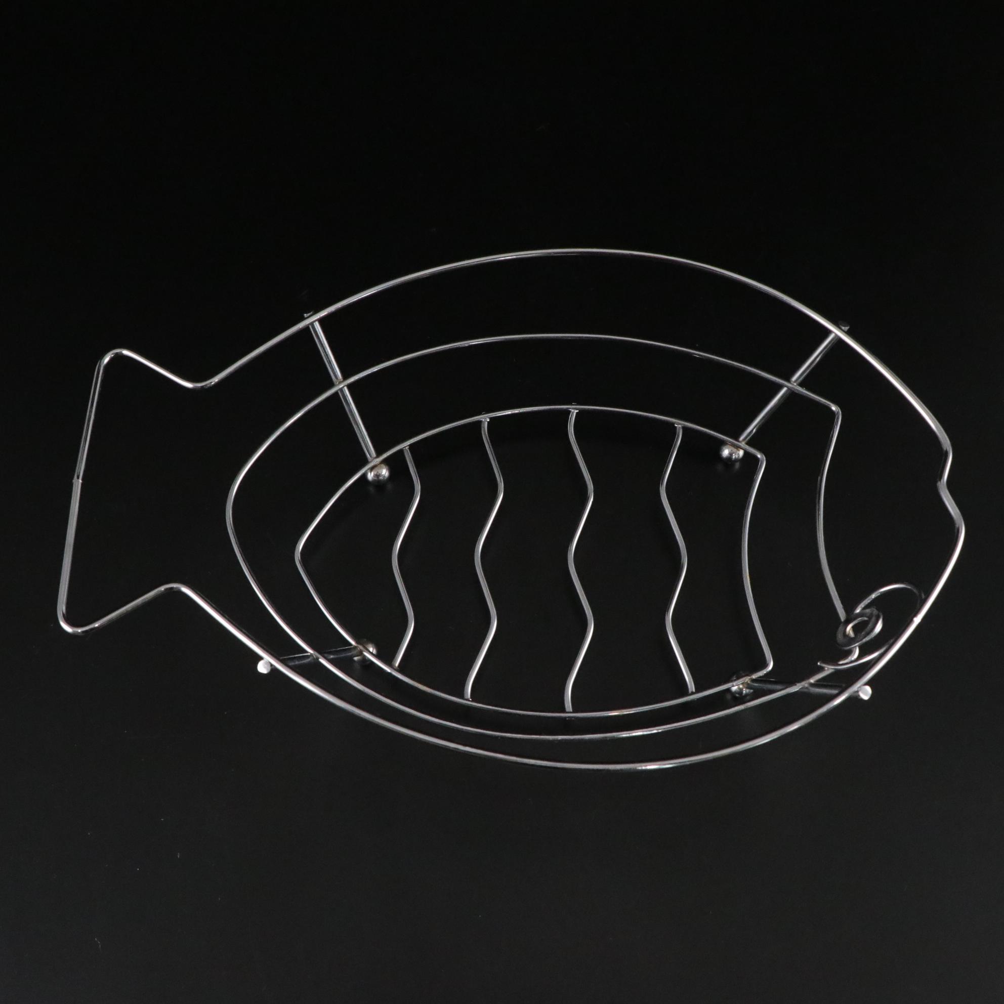 French Arcoroc "Poisson" and Anchor Hocking Glass Plates with Wire Fish Basket