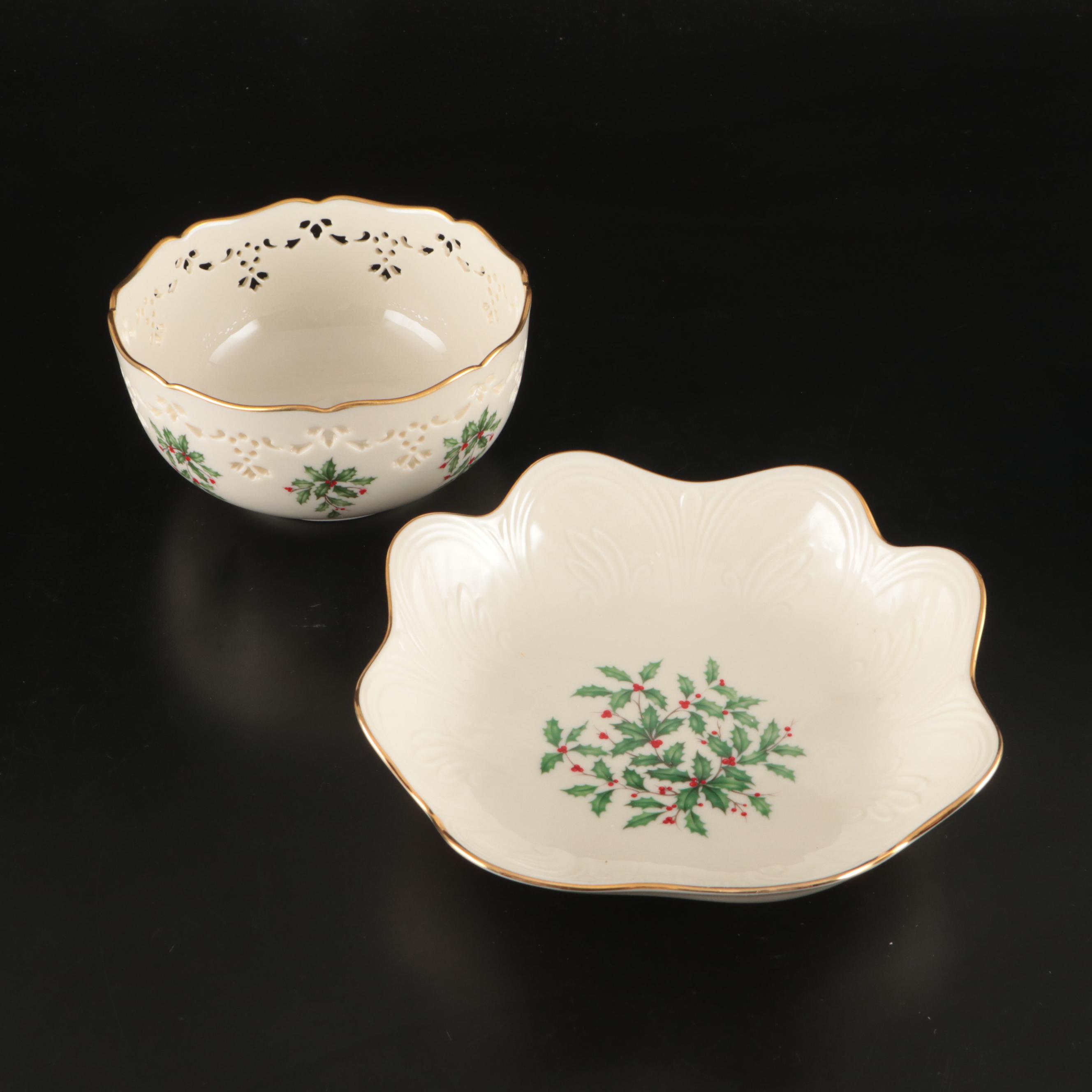 Lenox Holiday Mistletoe and Spode Christmas Tree Pattern Ceramic Serveware