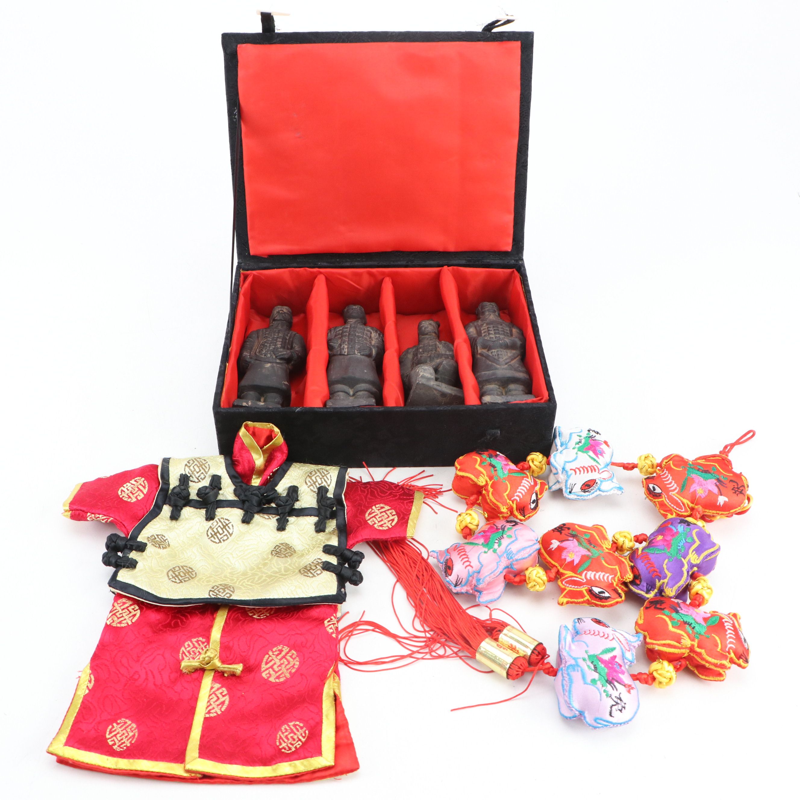 Ceramic Miniature Terracotta Warrior Figures with Other Chinese Décor