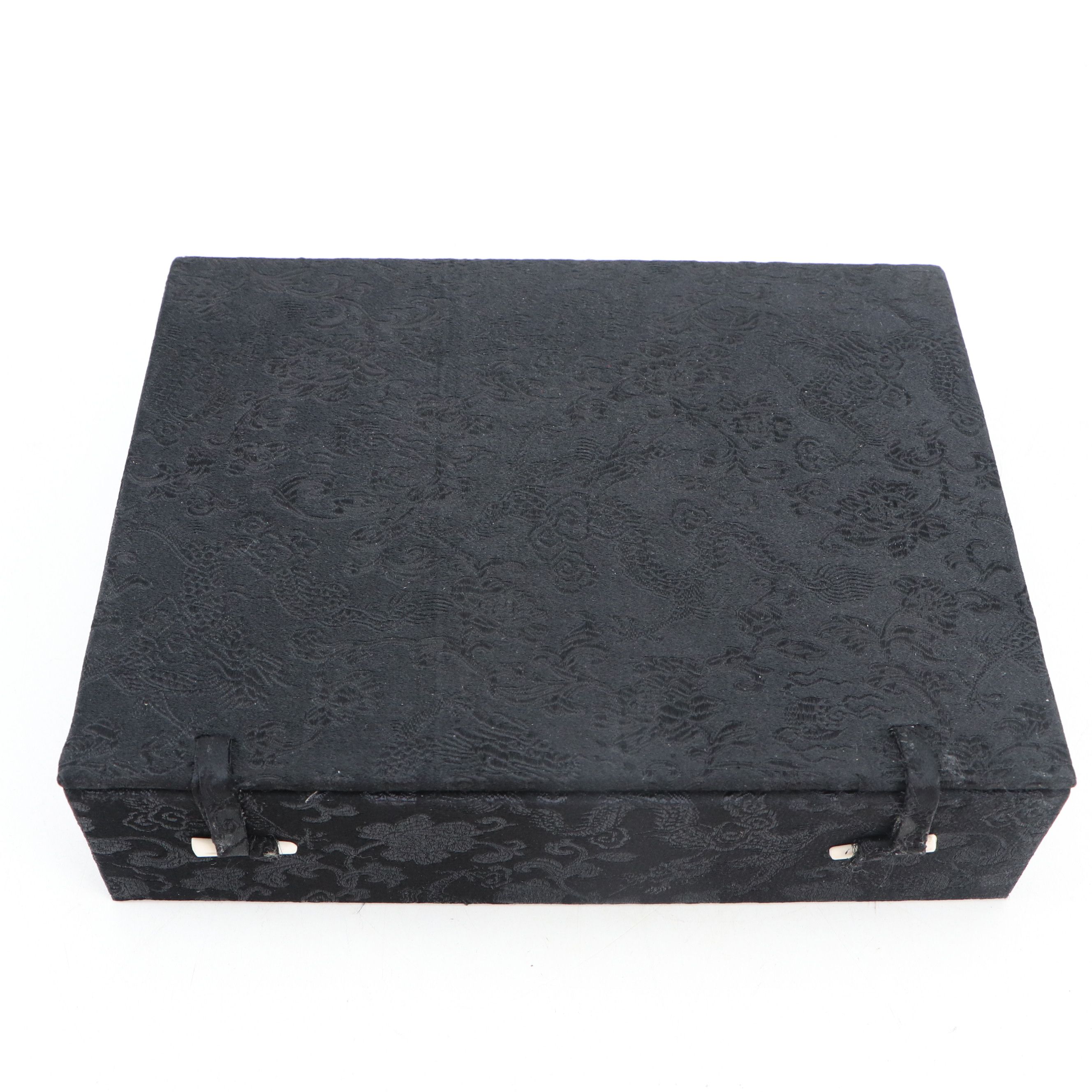 Ceramic Miniature Terracotta Warrior Figures with Other Chinese Décor