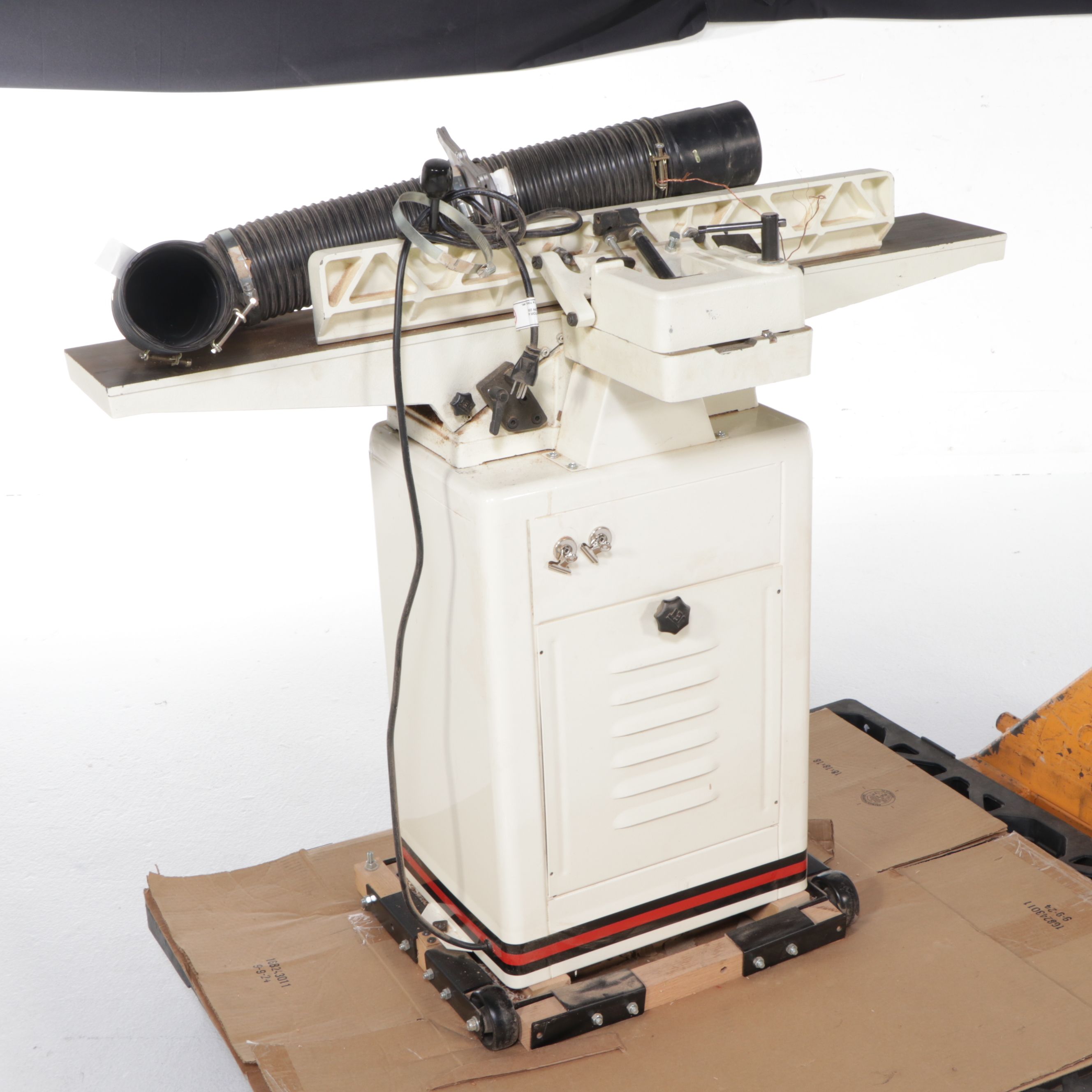 JET Long Bed 6" Woodworking Jointer with Hose for Dust Collector