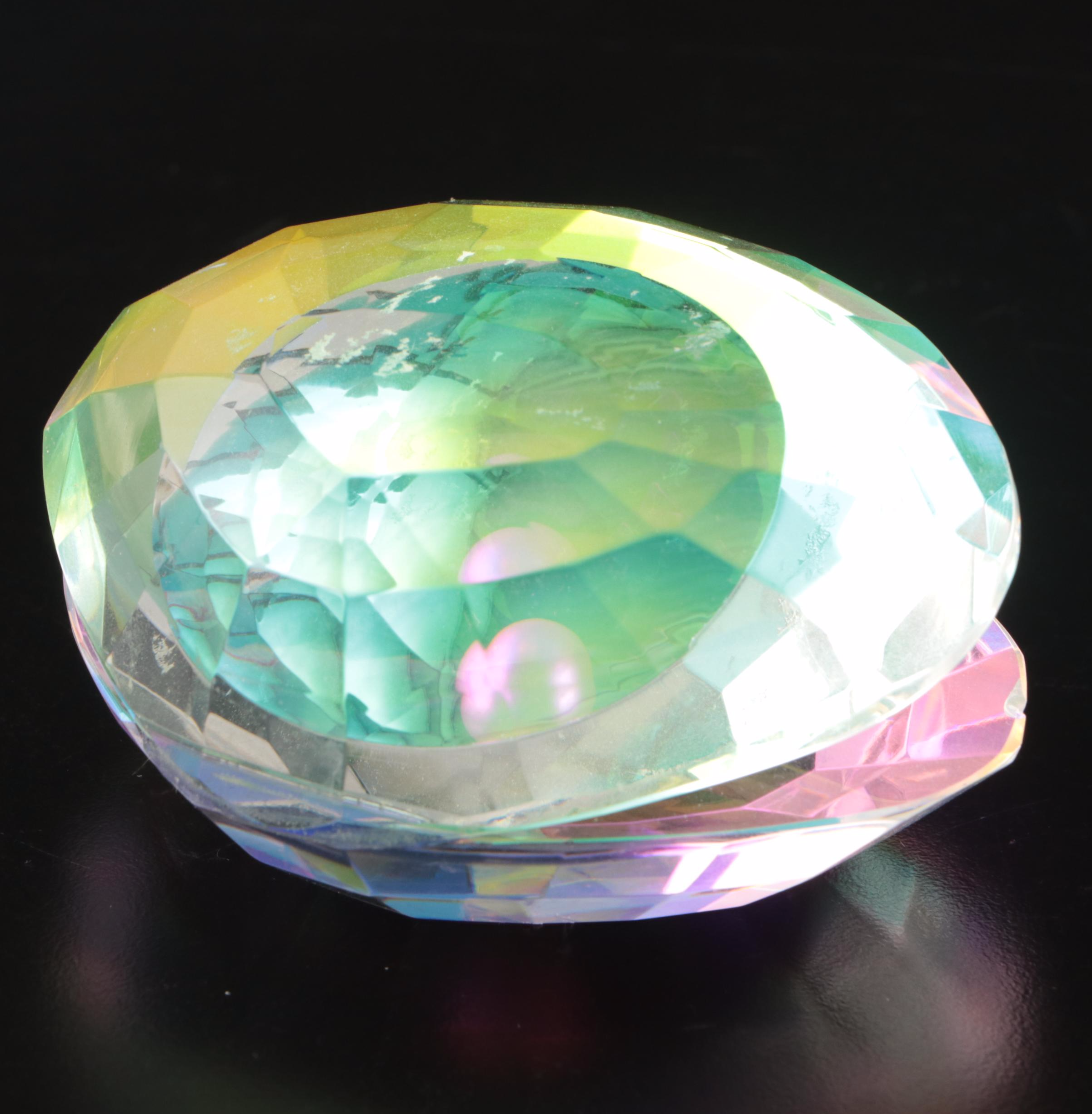 Oleg Cassini Oyster, Simon Pearce Sailboat, and More Paperweights