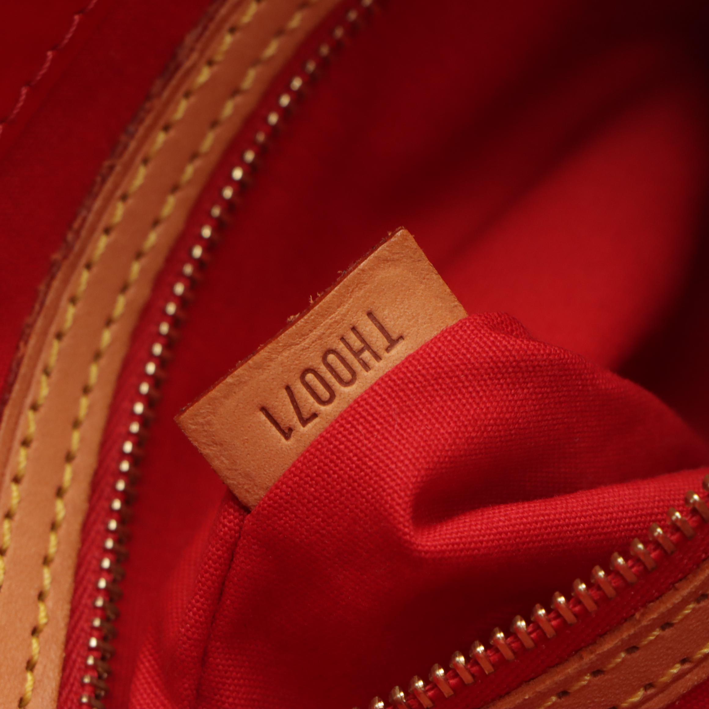 Louis Vuitton Reade MM Vertical Tote in Monogram Vernis