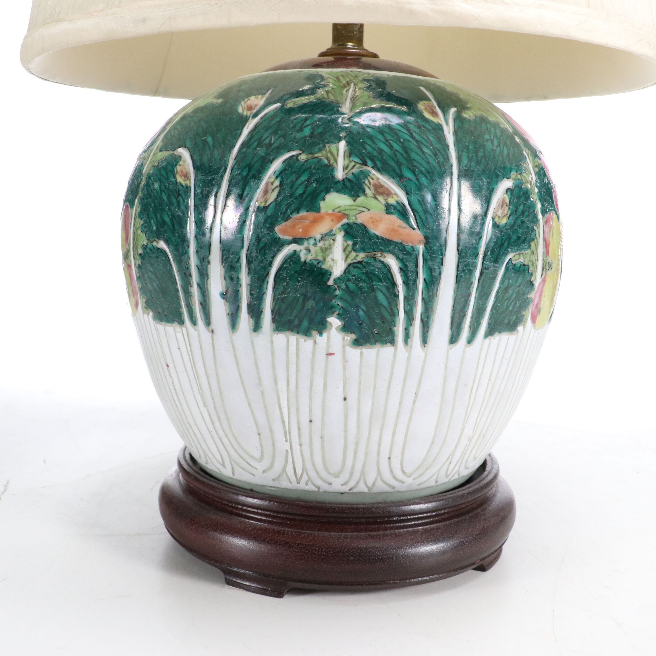Chinese Cabbage Leaf Porcelain Lamp with Silk Drum Shade