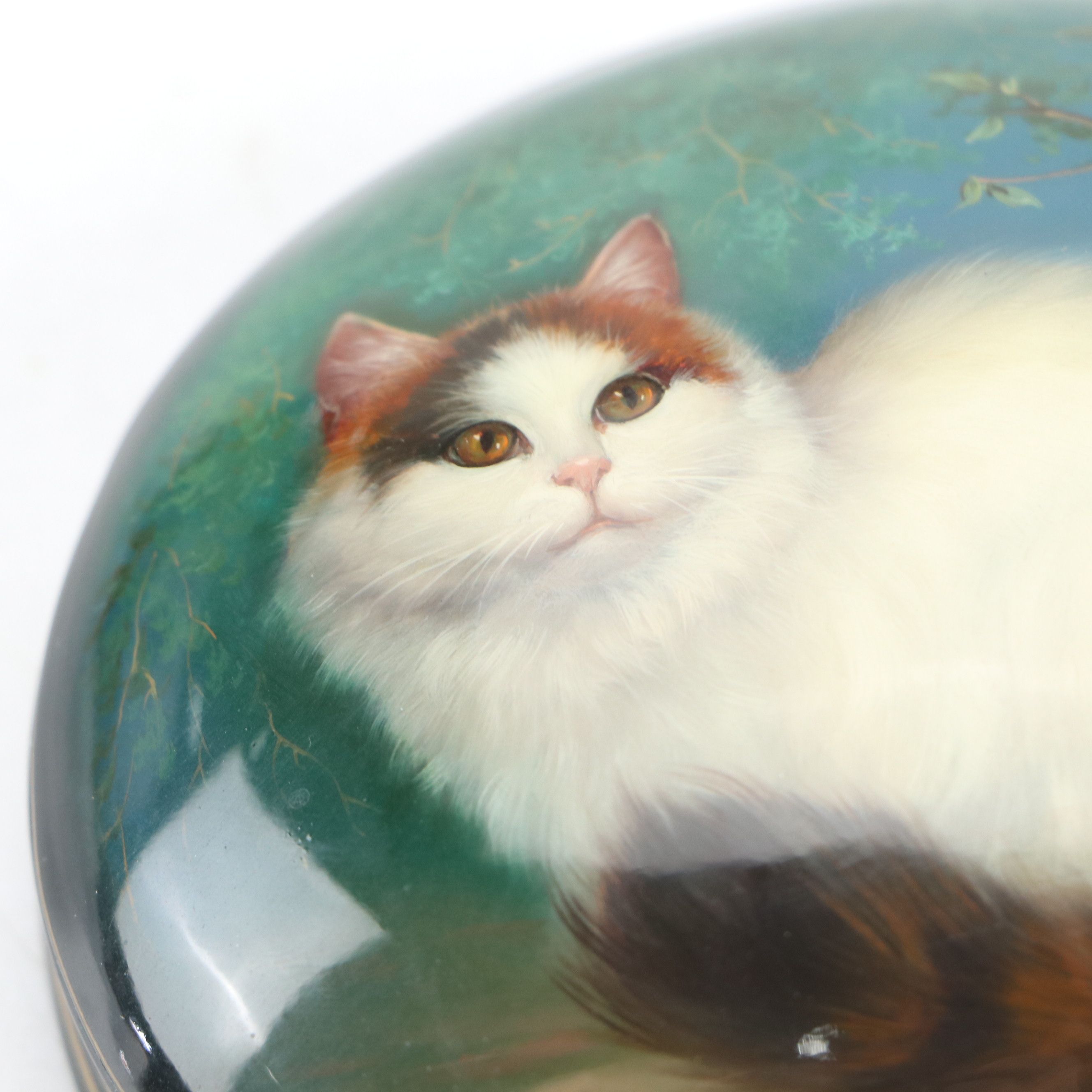 Russian Fedoskino Hand-Painted Cat Portrait Lacquerware Box