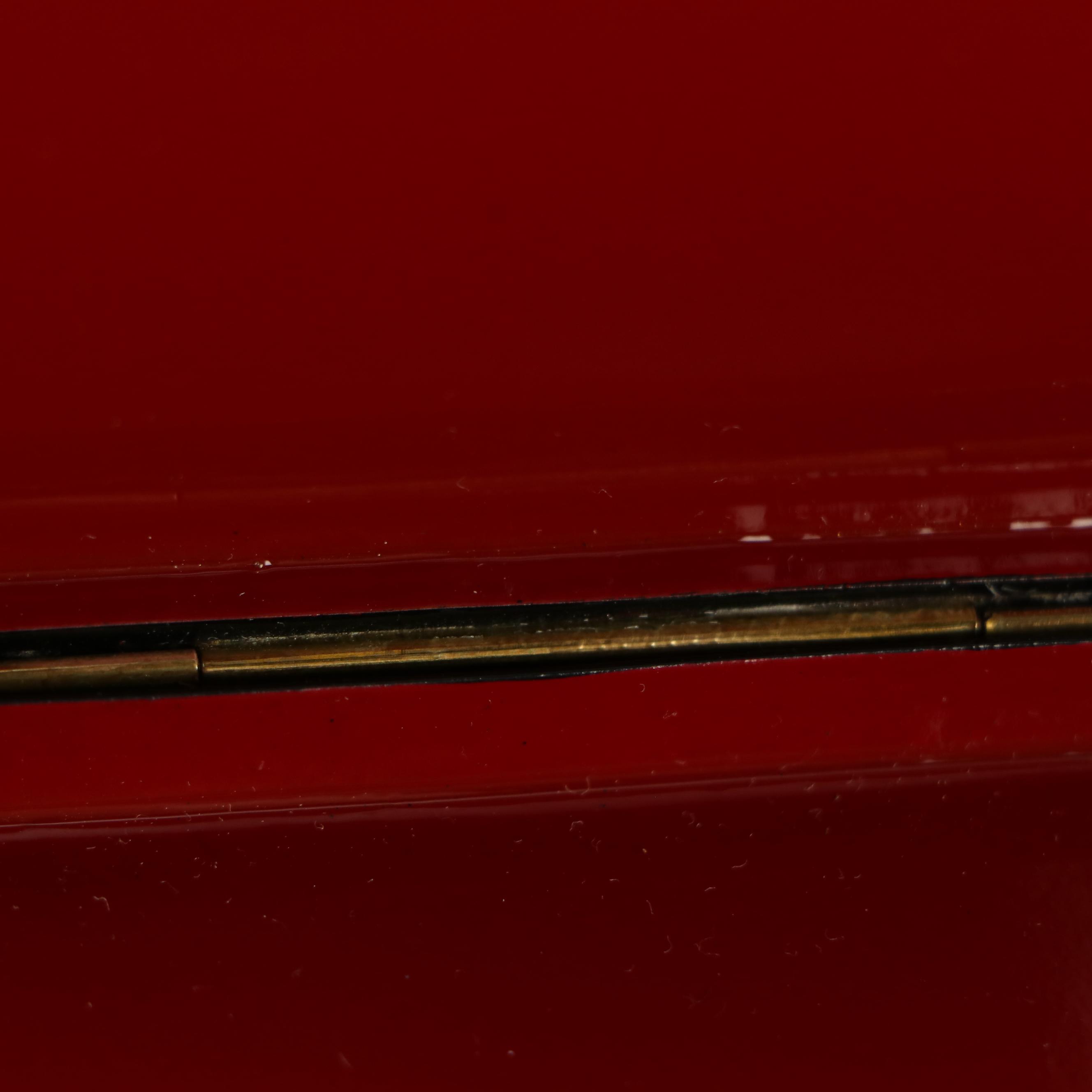 Russian Fedoskino Hand-Painted Cat Portrait Lacquerware Box