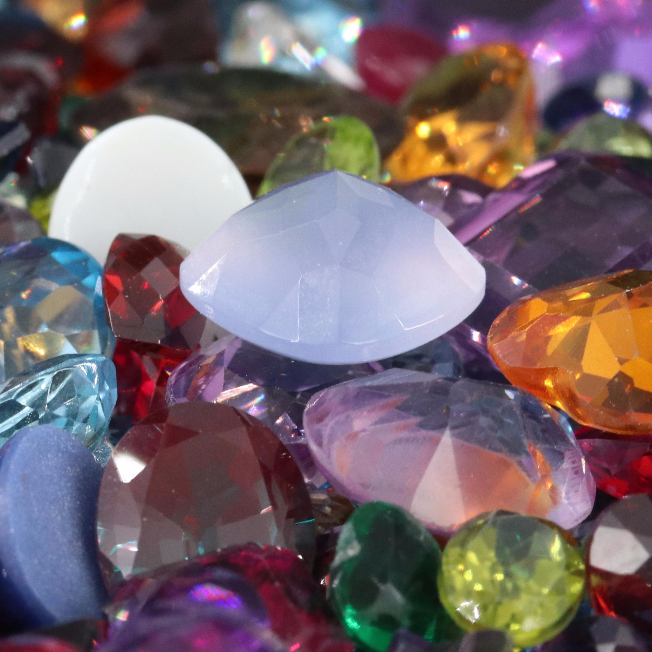 Loose 1,240.00 CTW Gemstone Lot Including Chalcedony, Amethyst and Peridot