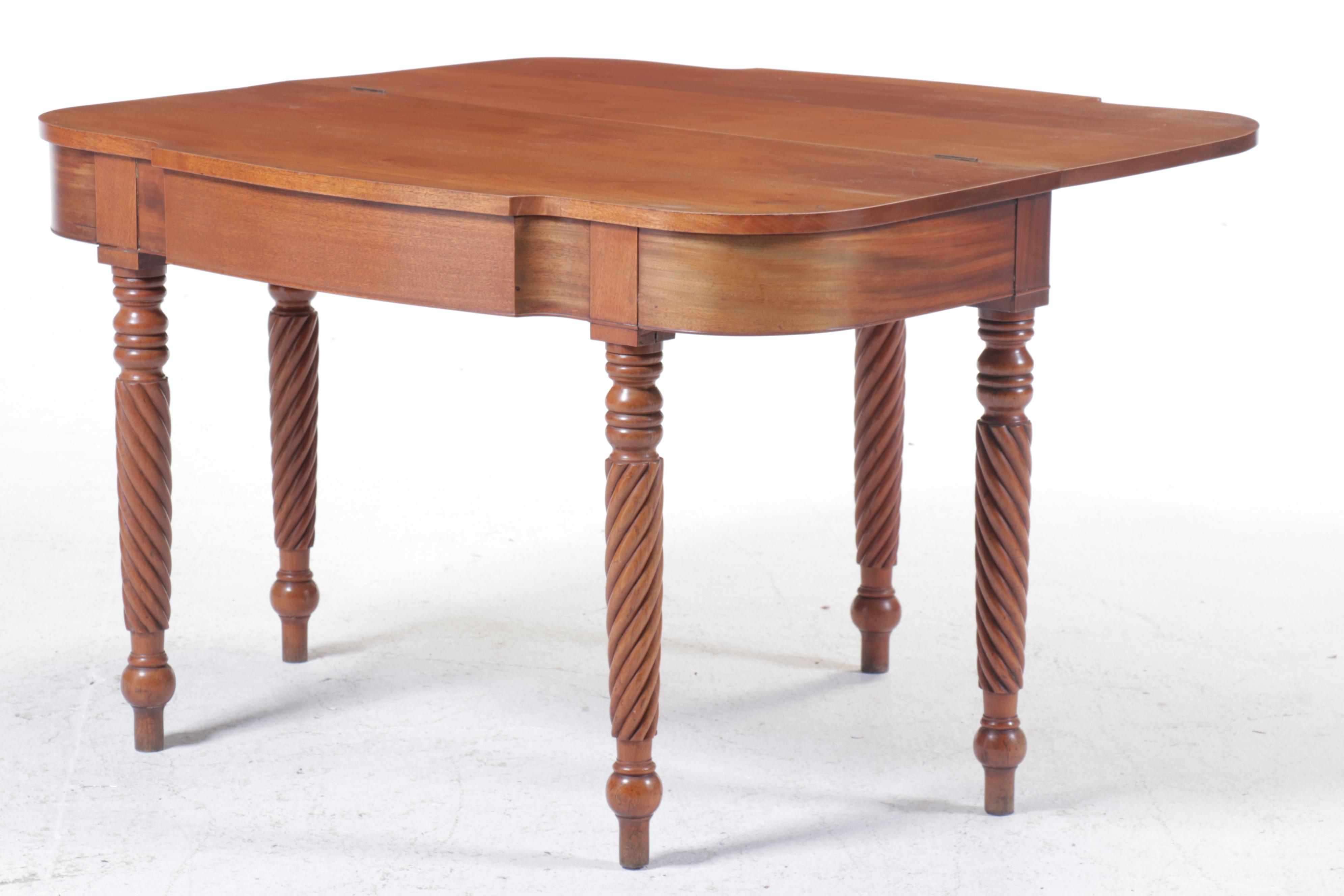 Classical Style Cherry Flip-Top Games Table