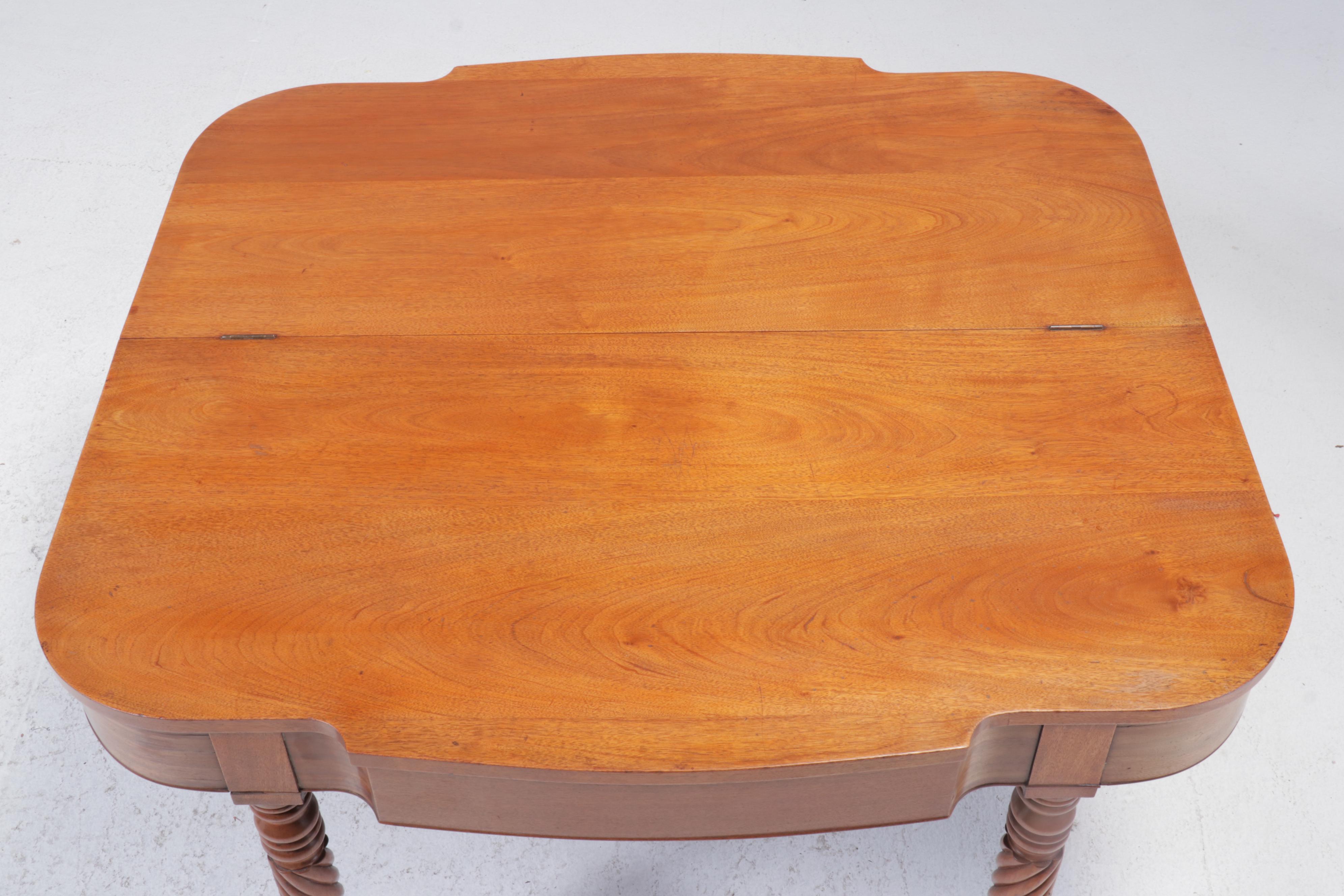 Classical Style Cherry Flip-Top Games Table