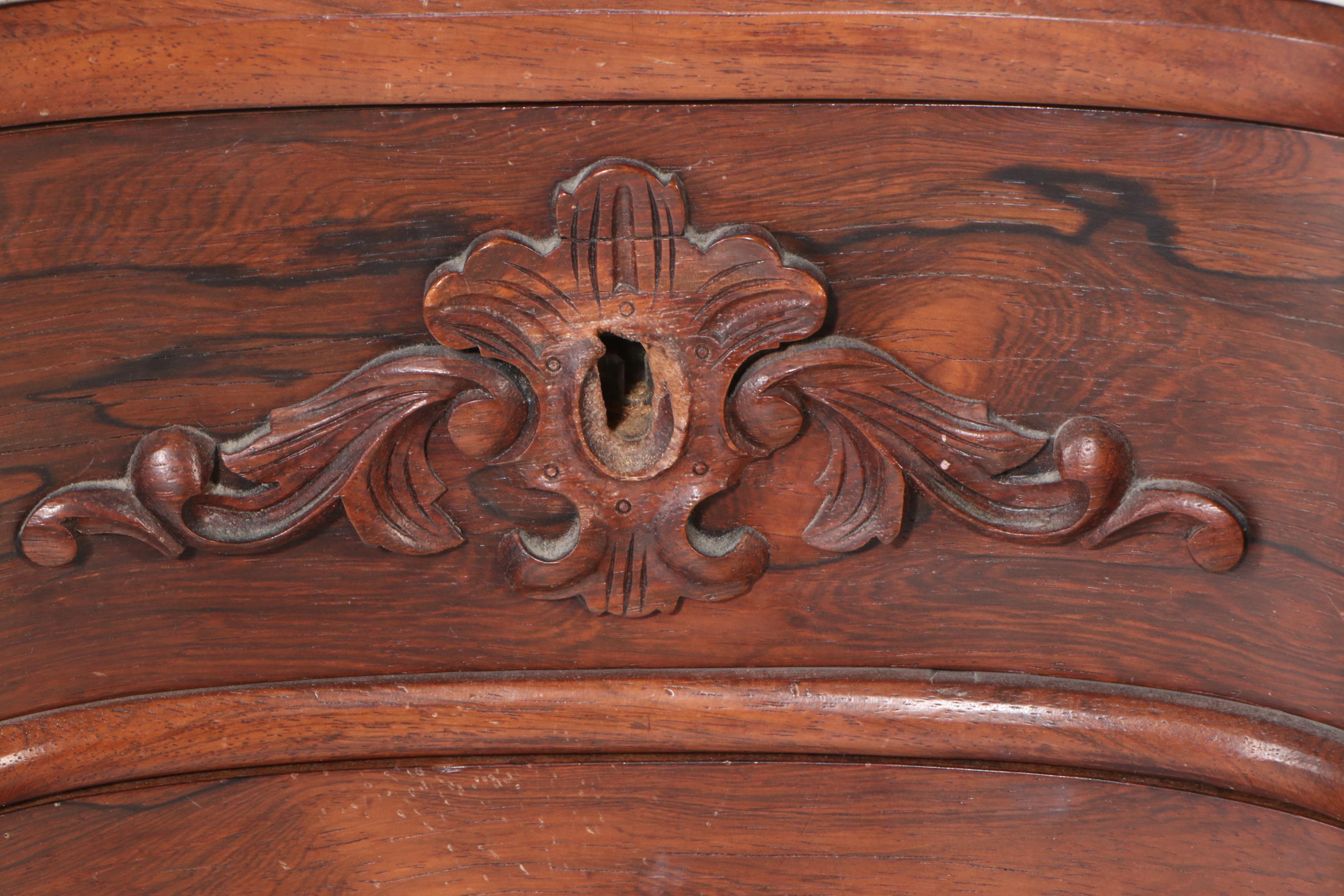 Victorian Serpentine Front Mahogany Dresser