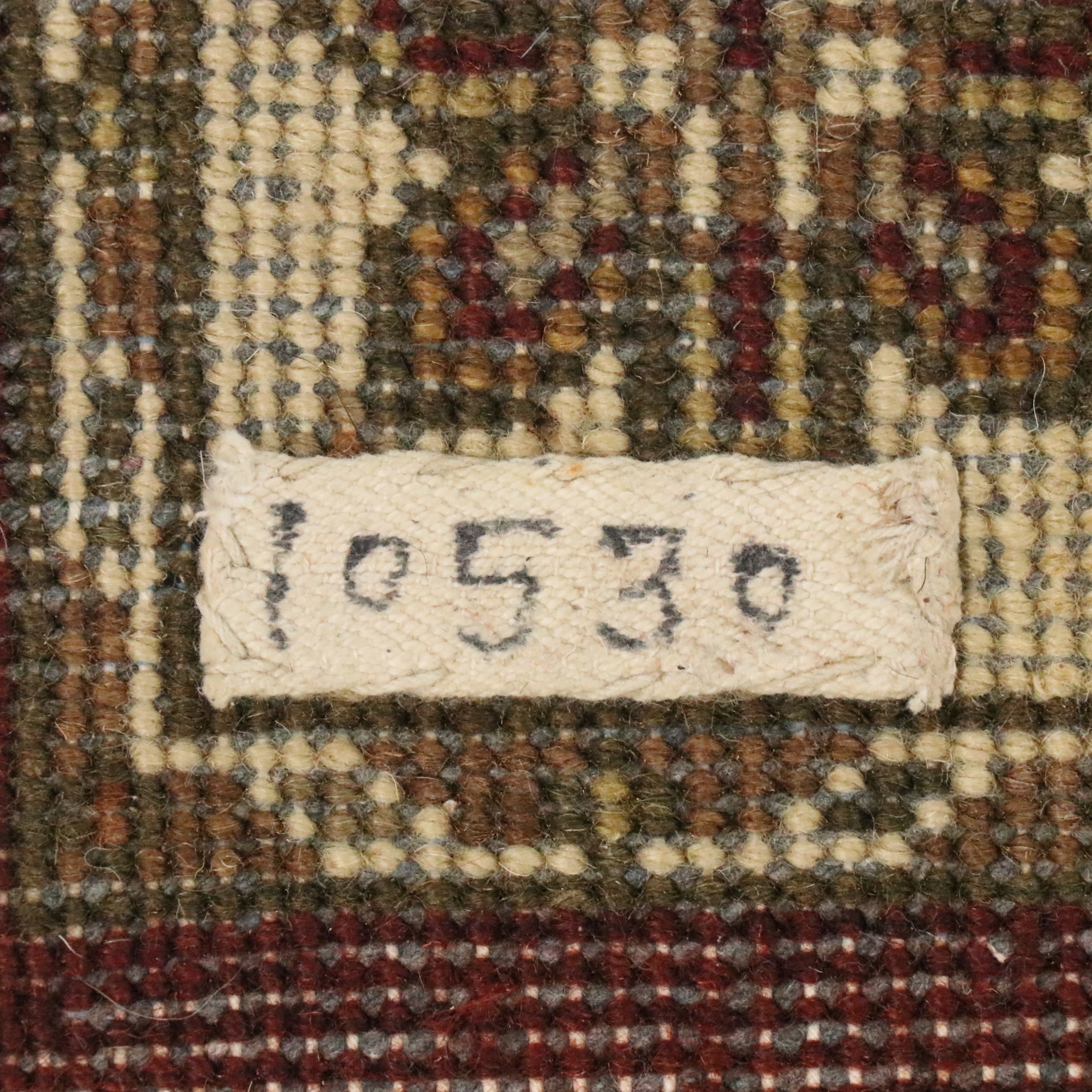 2'11 x 5'3 Hand-Knotted Indian Agra Accent Rug