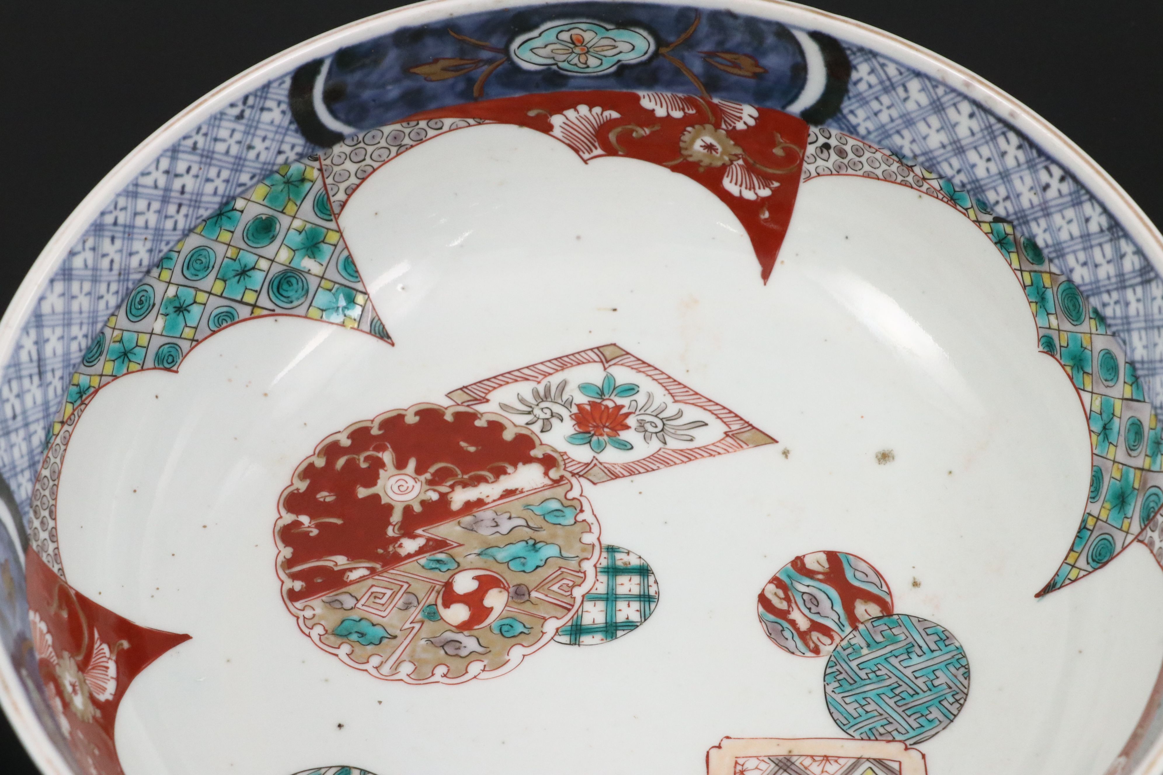Chinese Imari Porcelain Nesting Bowls