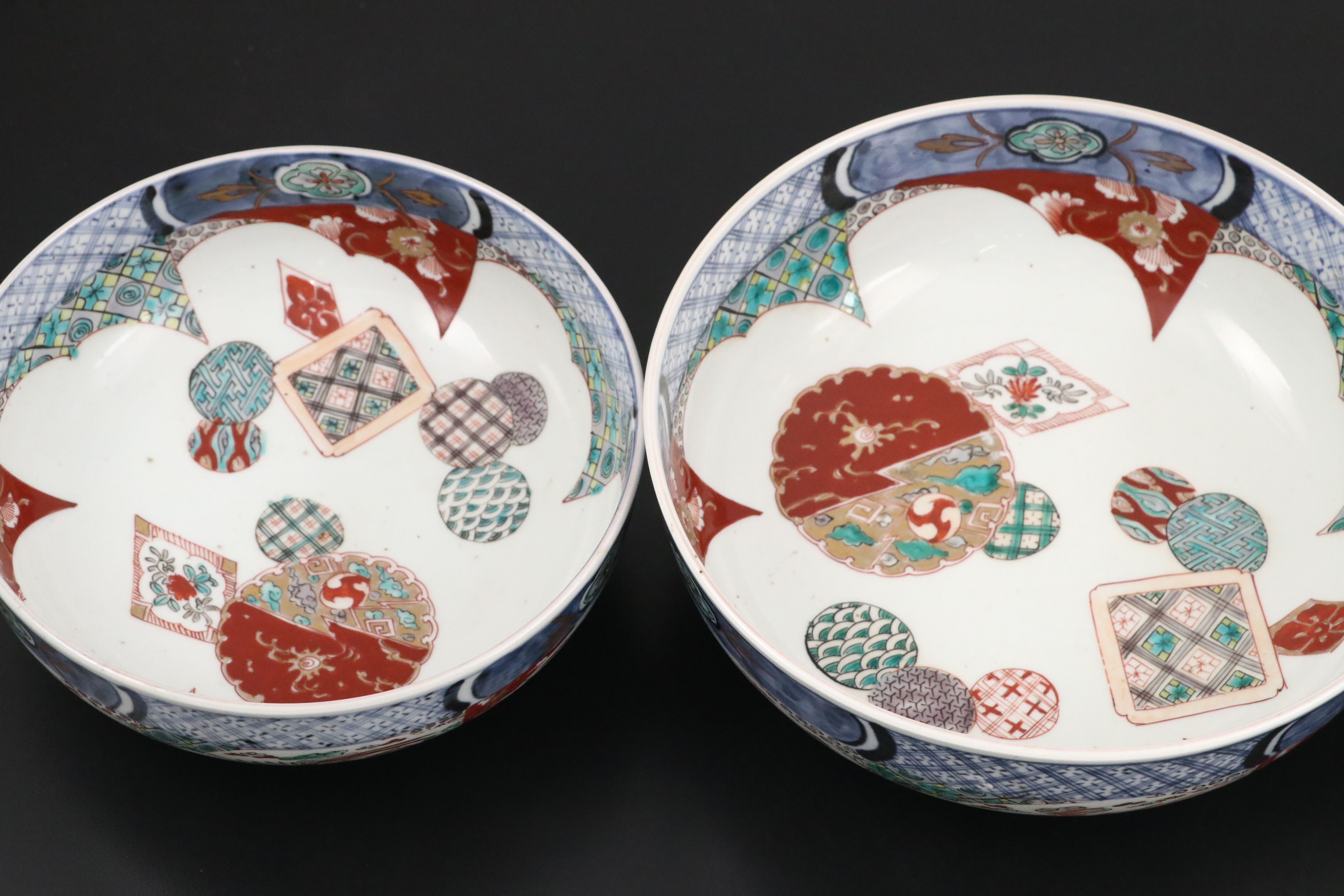 Chinese Imari Porcelain Nesting Bowls